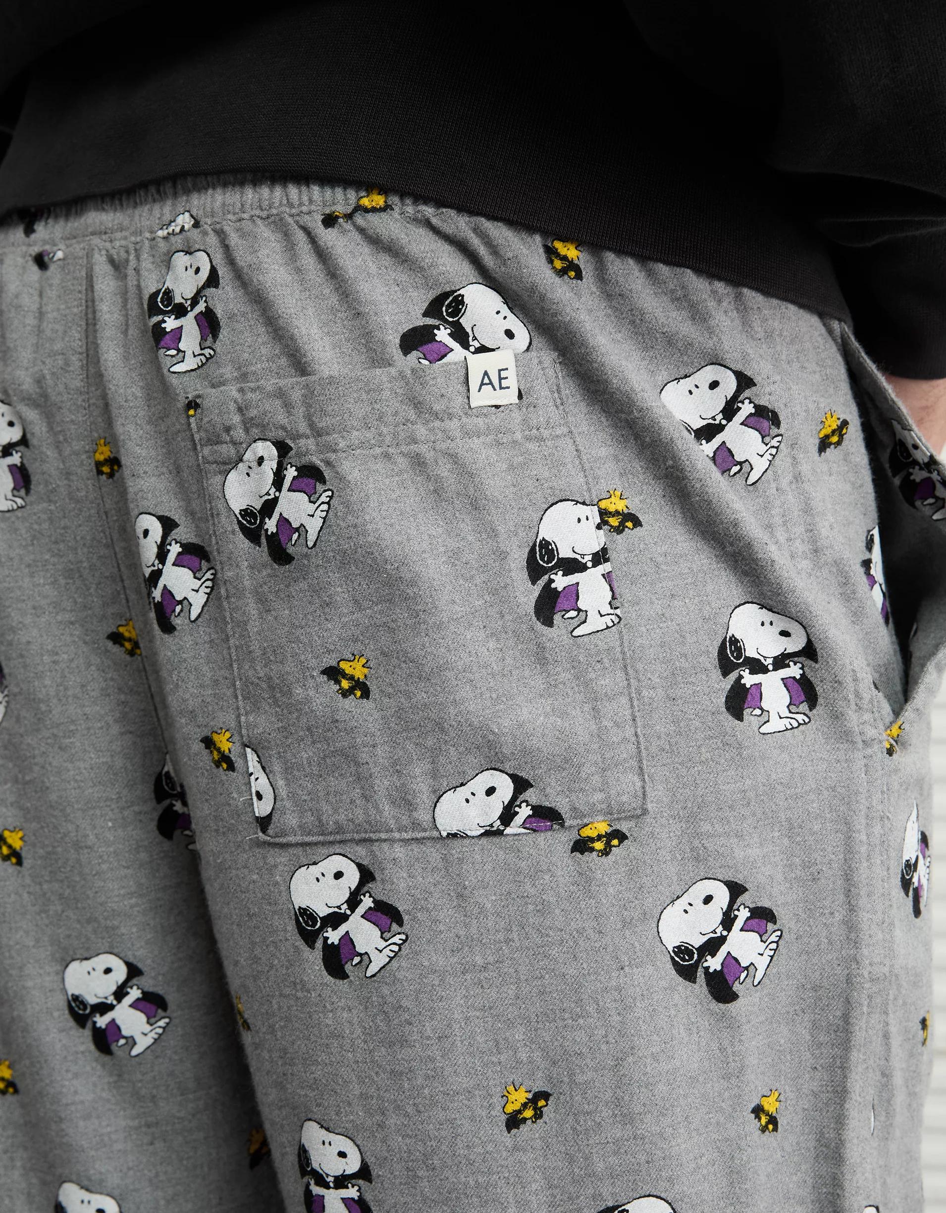 AE Snoopy Halloween Flannel Pant Product Image