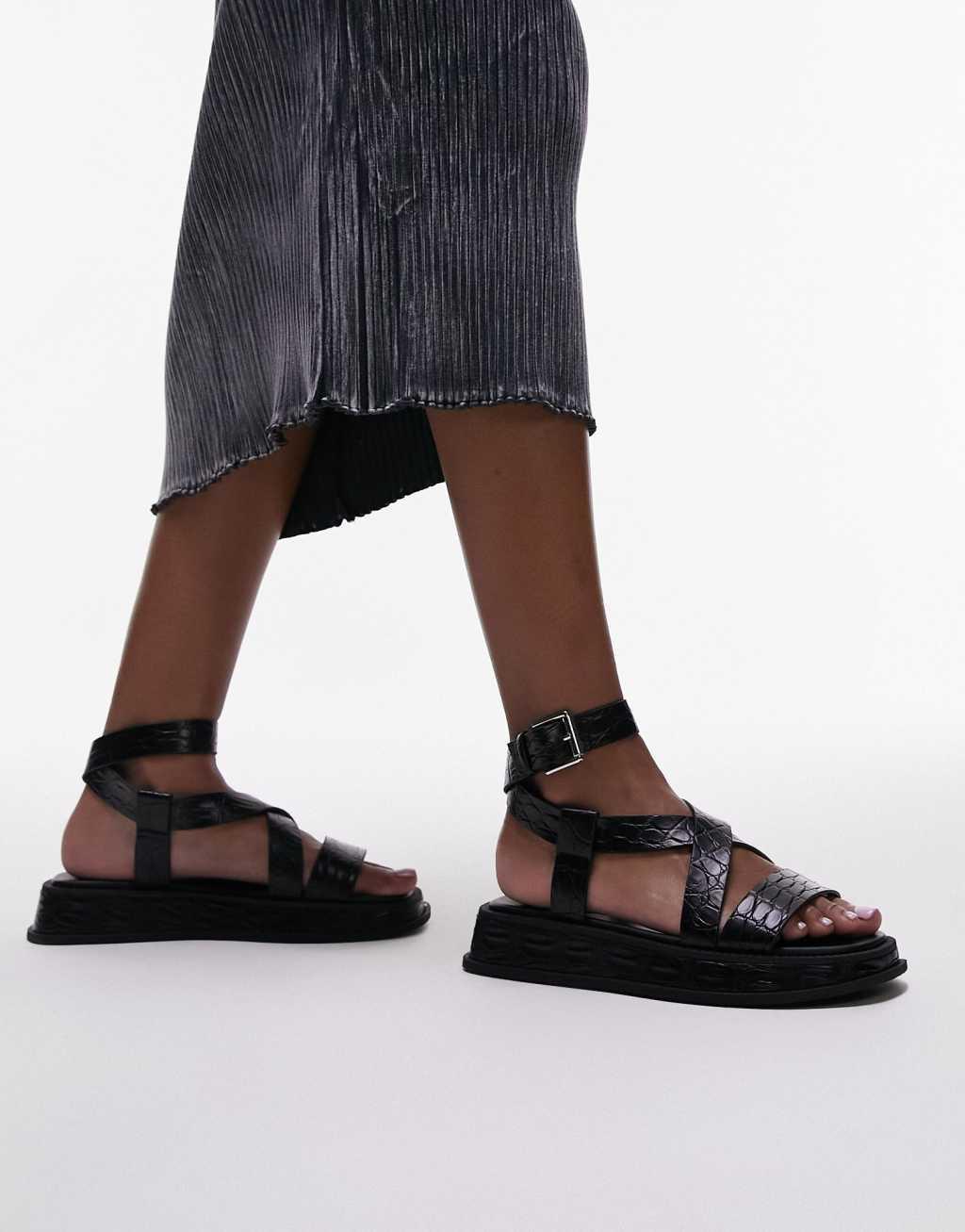 Topshop Jasmine chunky sandal in black Product Image