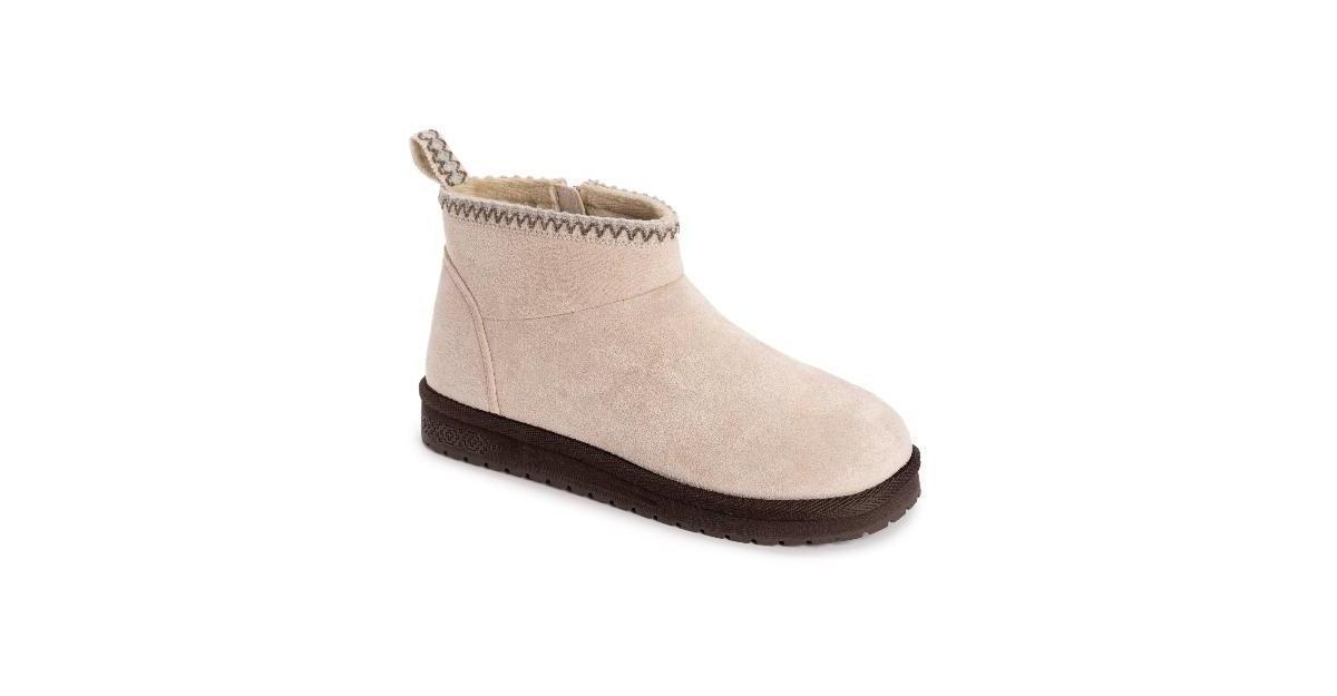 Muk Luks Womens Larissa Boot Product Image