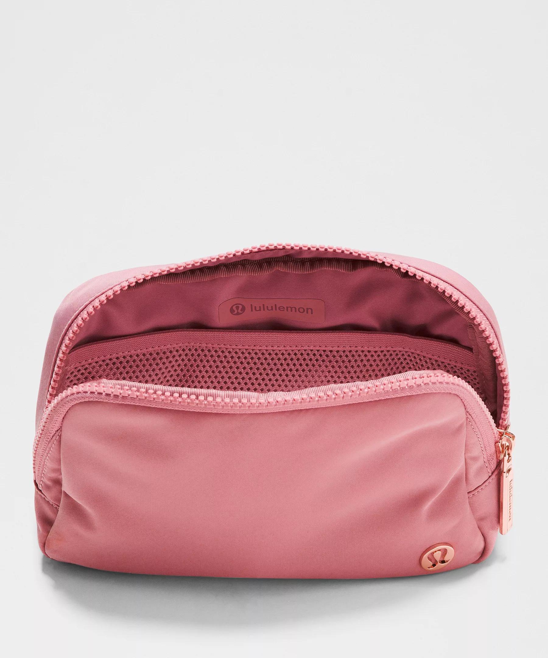 Everywhere Belt Bag 1L *Wordmark Product Image