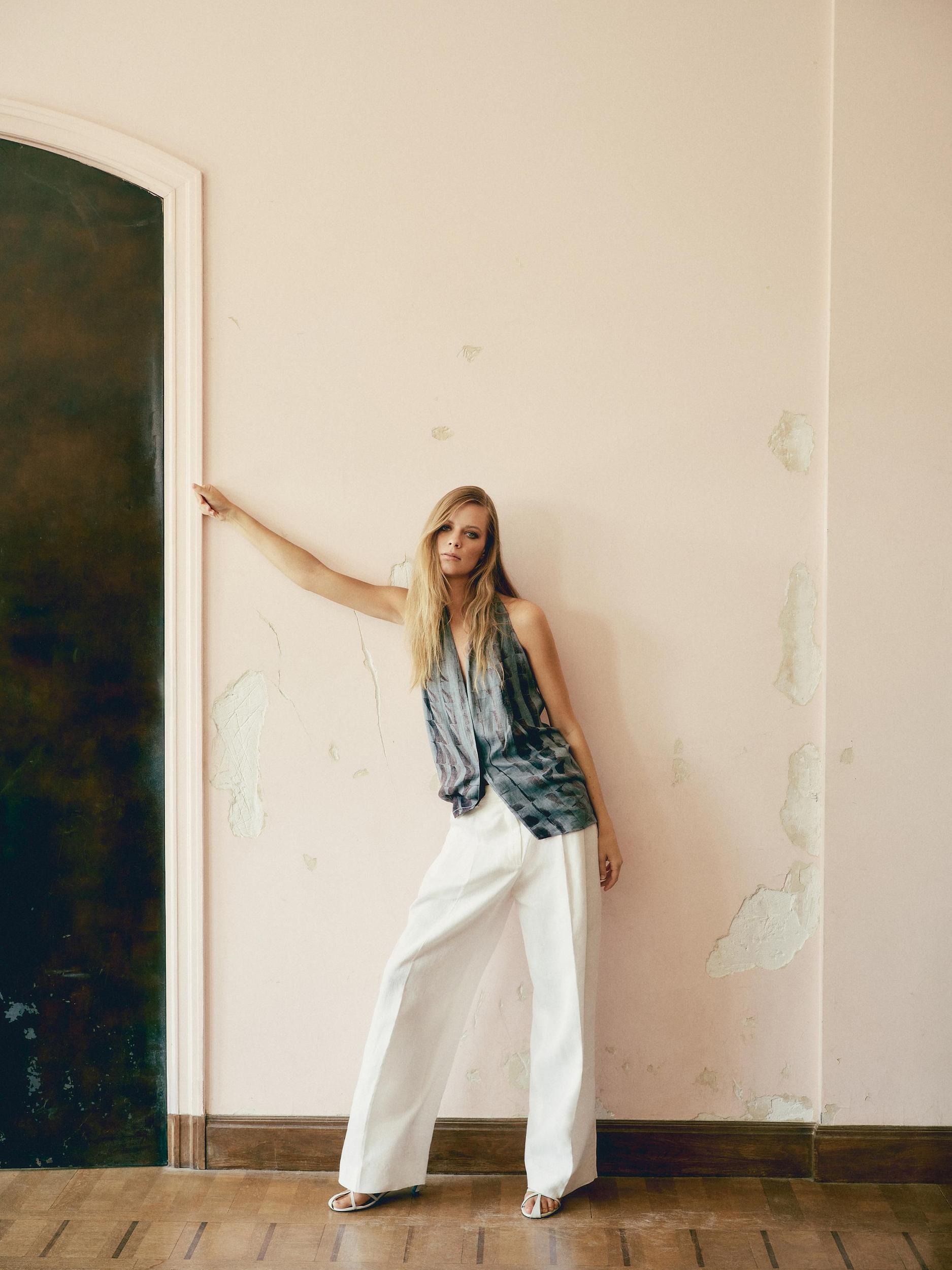 Print top with surplice neckline Product Image