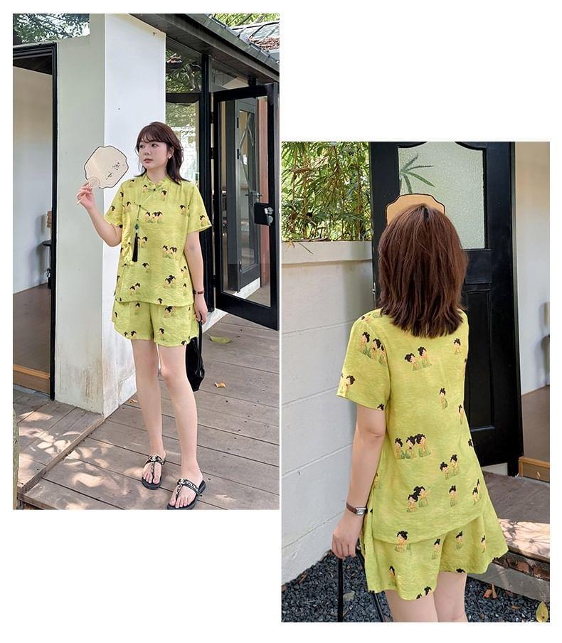 Plus Size Short-Sleeve Stand Collar Patterned Tassel Frog Buttoned Blouse / Elastic Waist Wide Leg Shorts Product Image