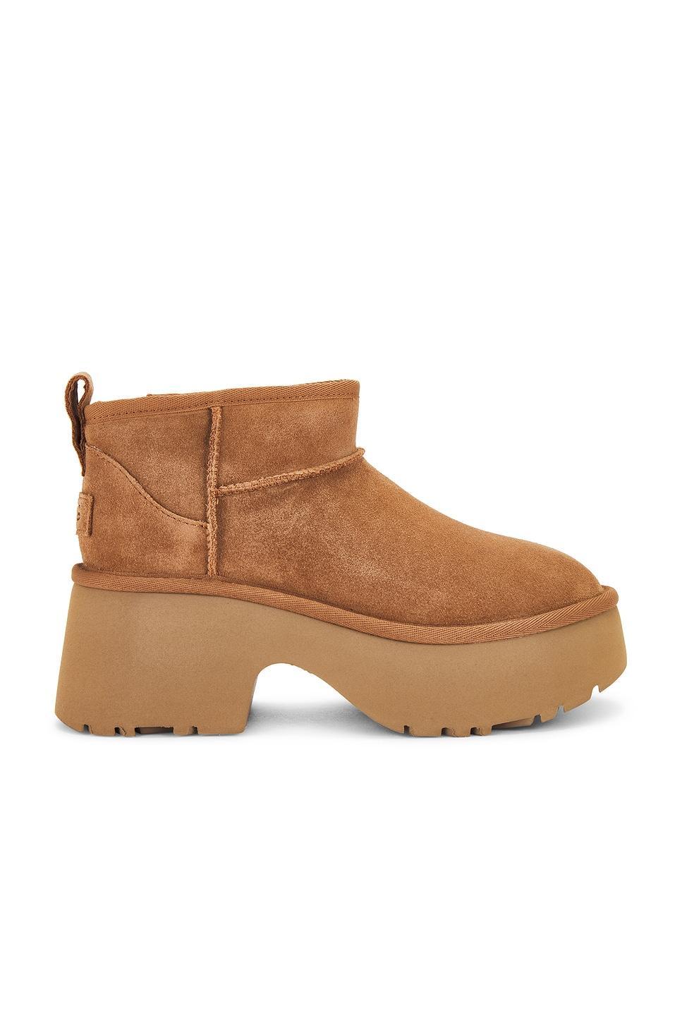 Classic Ultra Mini New Heights Boot UGG Product Image