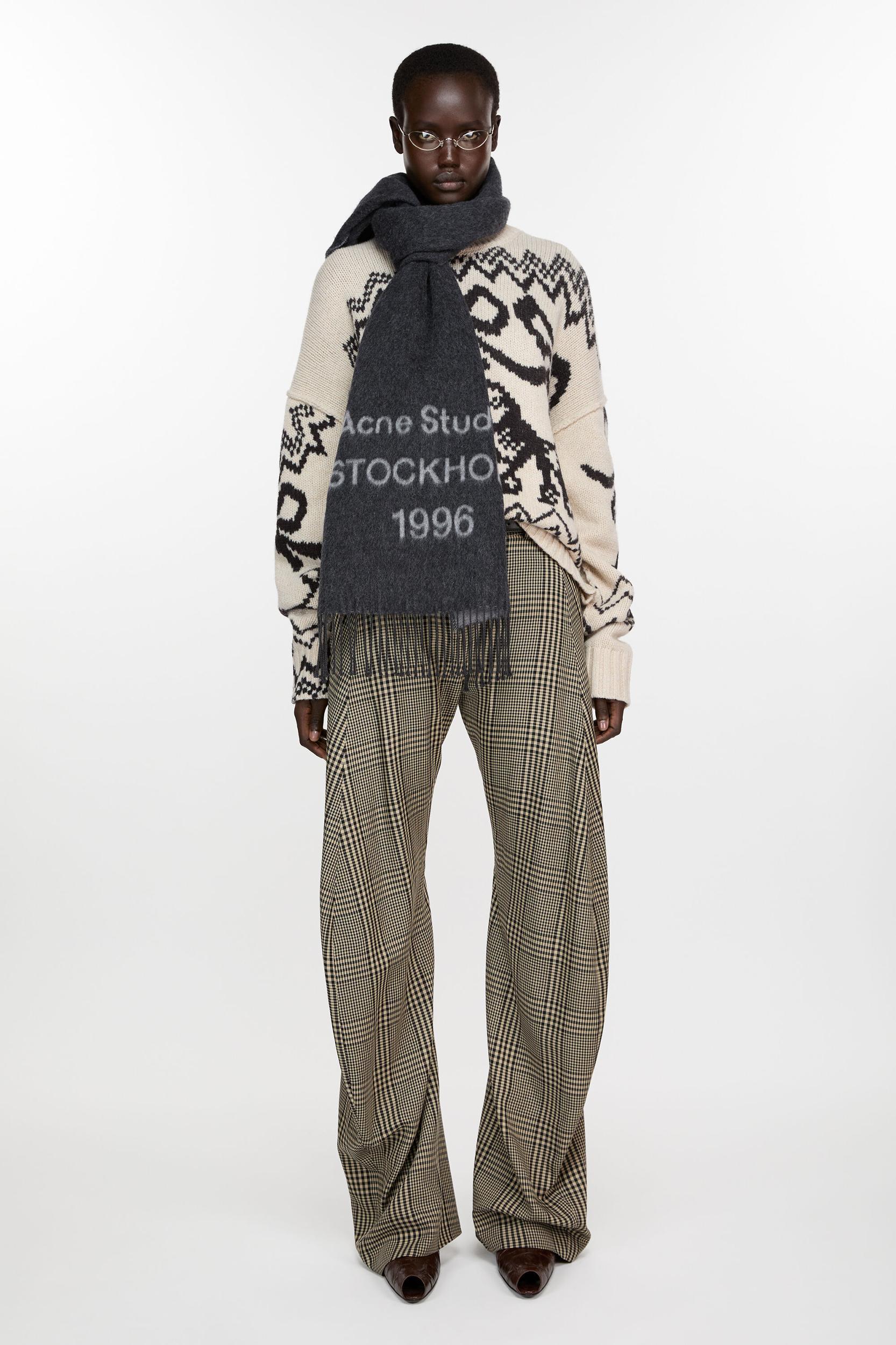 Logo scarf - Wide Product Image