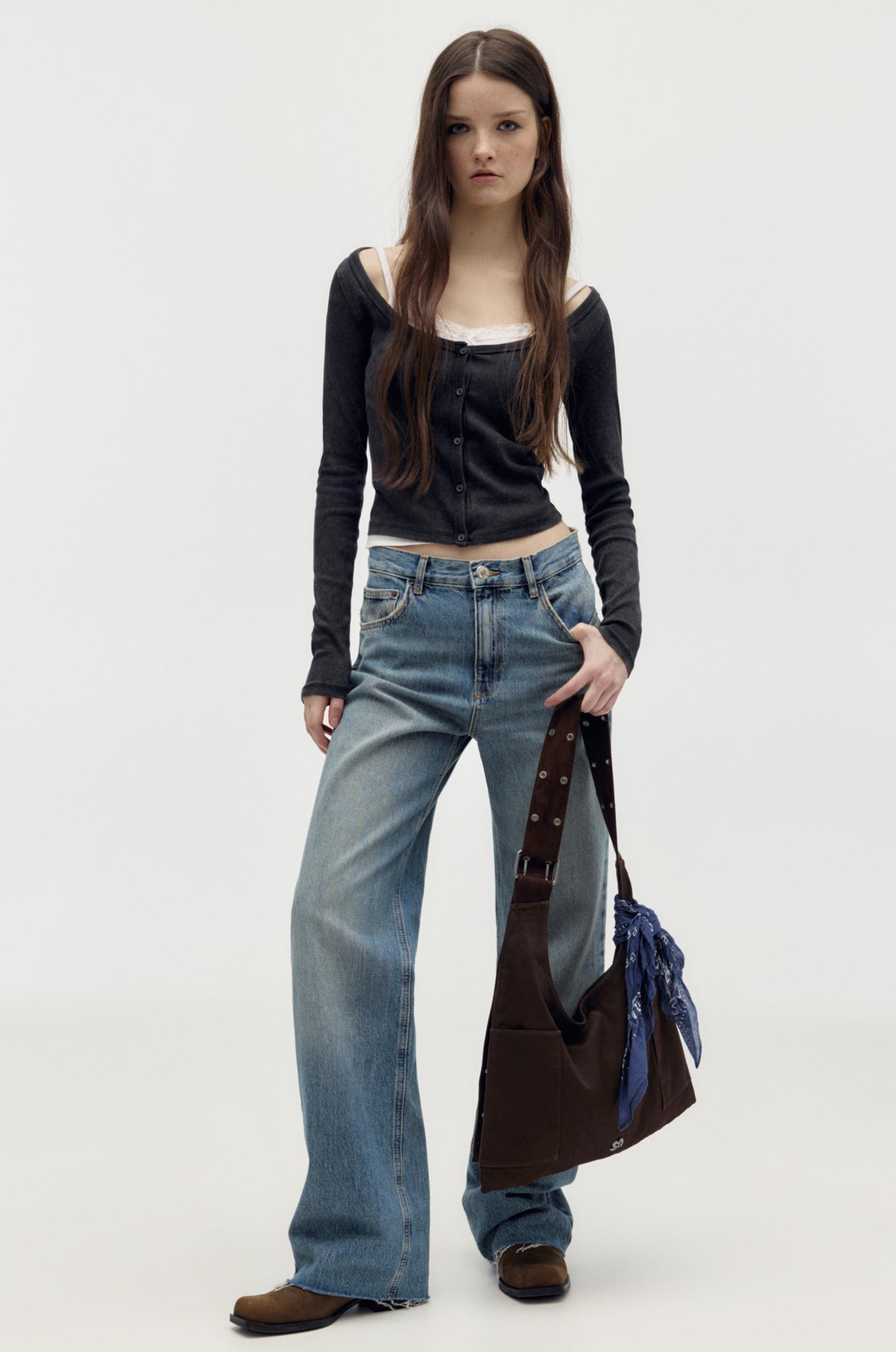 Ribbed T-shirt with buttons Product Image