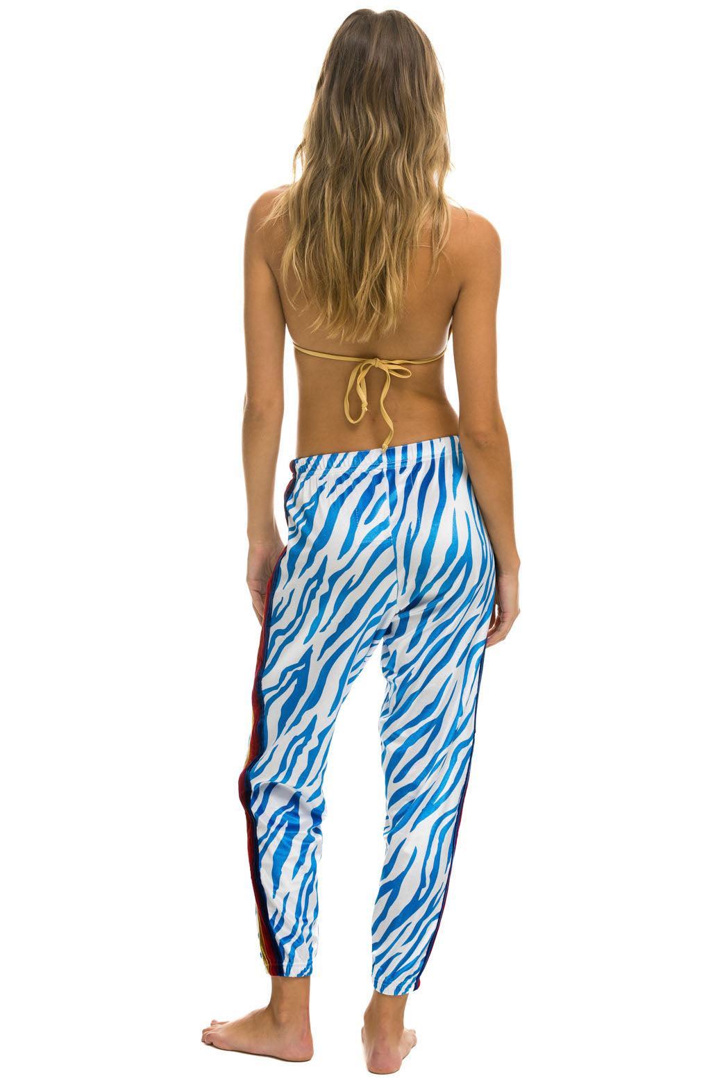 CLASSIC VELVET SWEATPANTS - BLUE TIGER Female Product Image