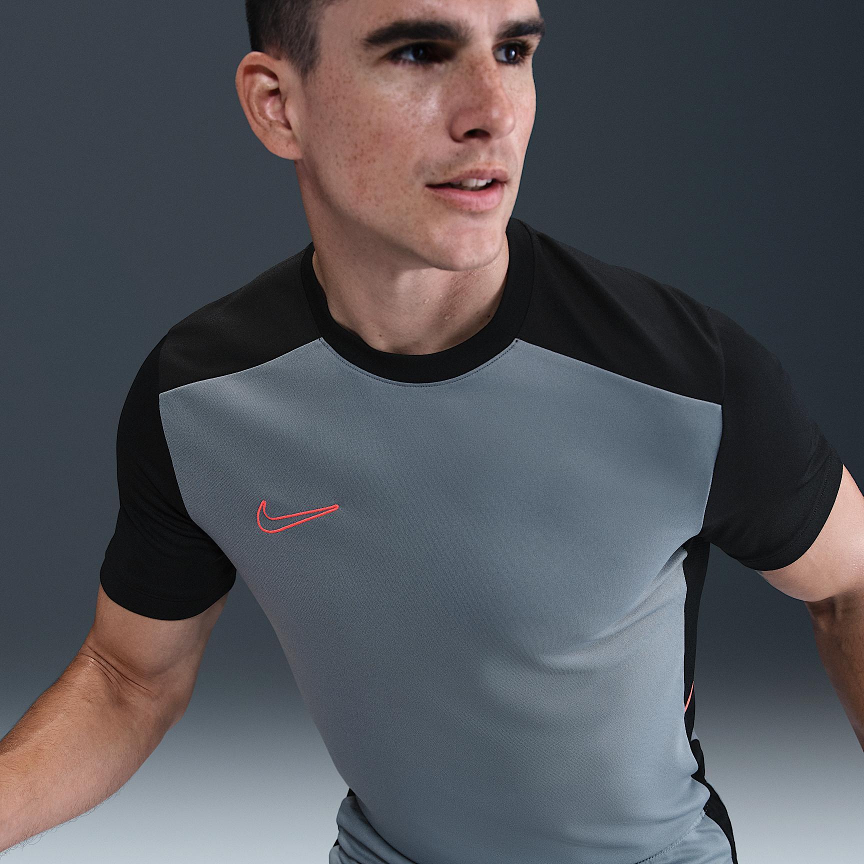 Nike Academy Men's Dri-FIT Short-Sleeve Soccer Top Product Image