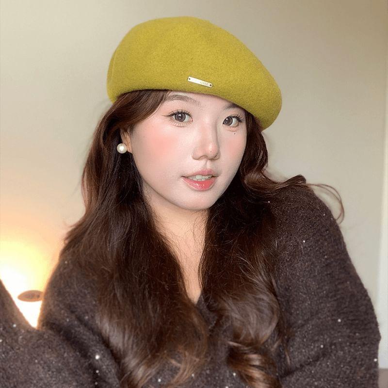 Metal Plate Beret Hat Product Image