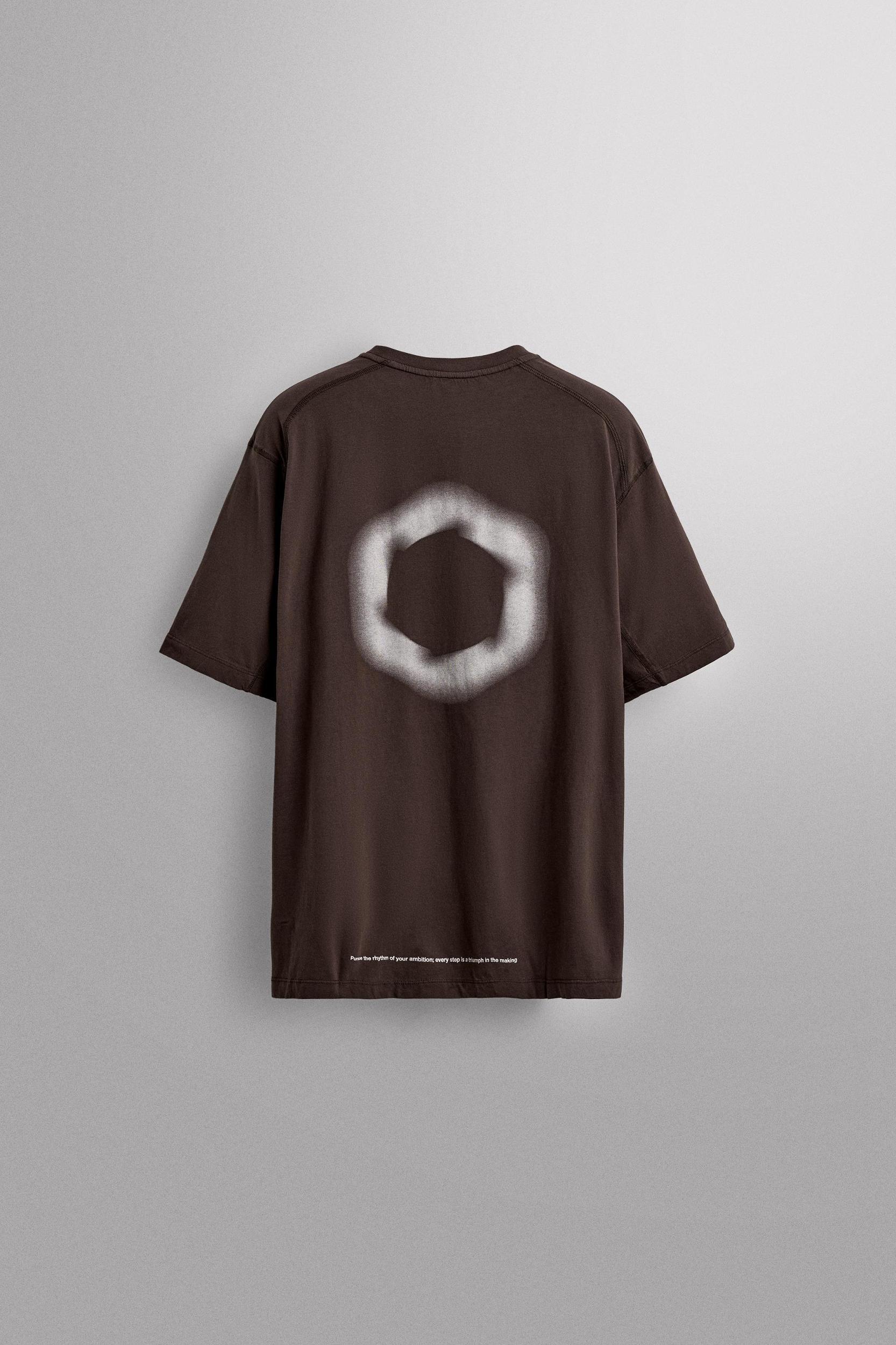 RUNNING GRAPHIC PRINT T-SHIRT Product Image