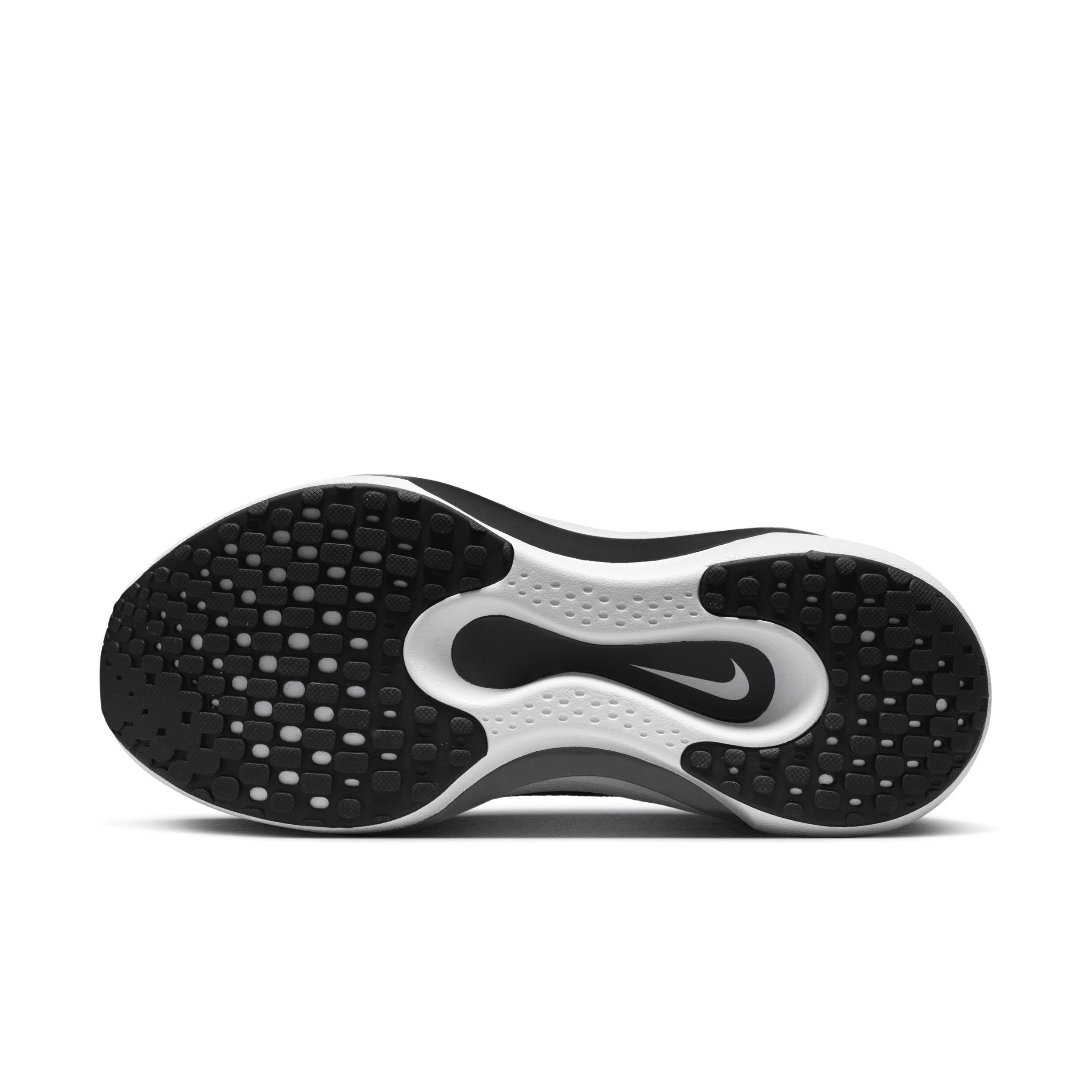 Nike Women's Reina EasyOn Shoes Product Image