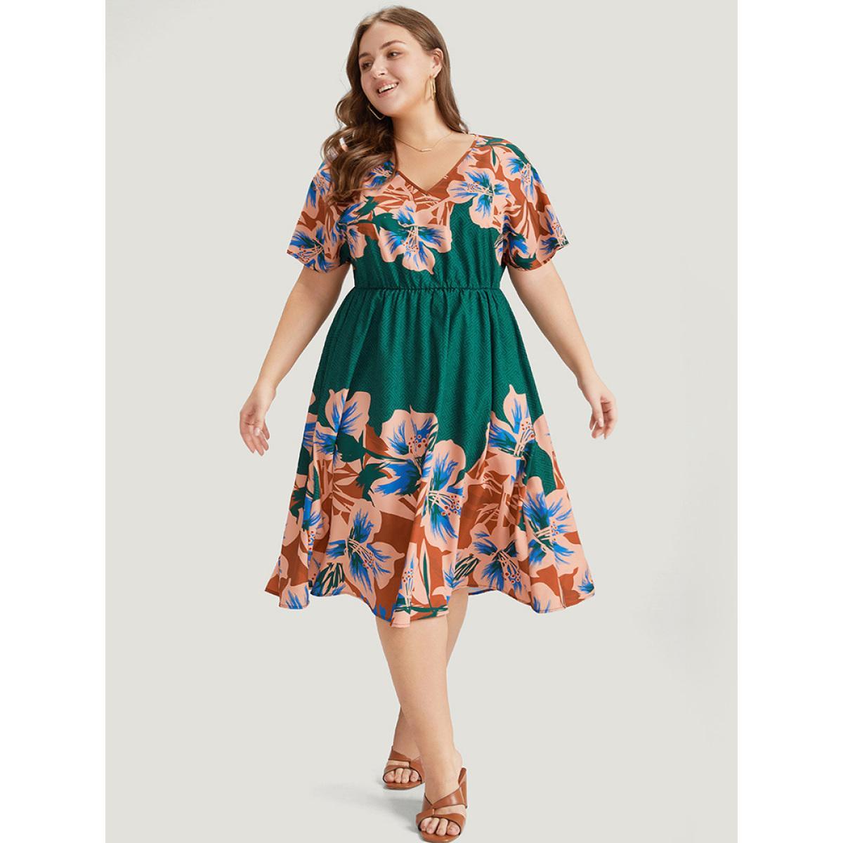 Plus Size Floral Print Contrast V Neck Pocket Gathered Ruffles Dress Green Women Elegant V-neck Short sleeve Curvy Midi Dress BloomChic 30/6X Product Image