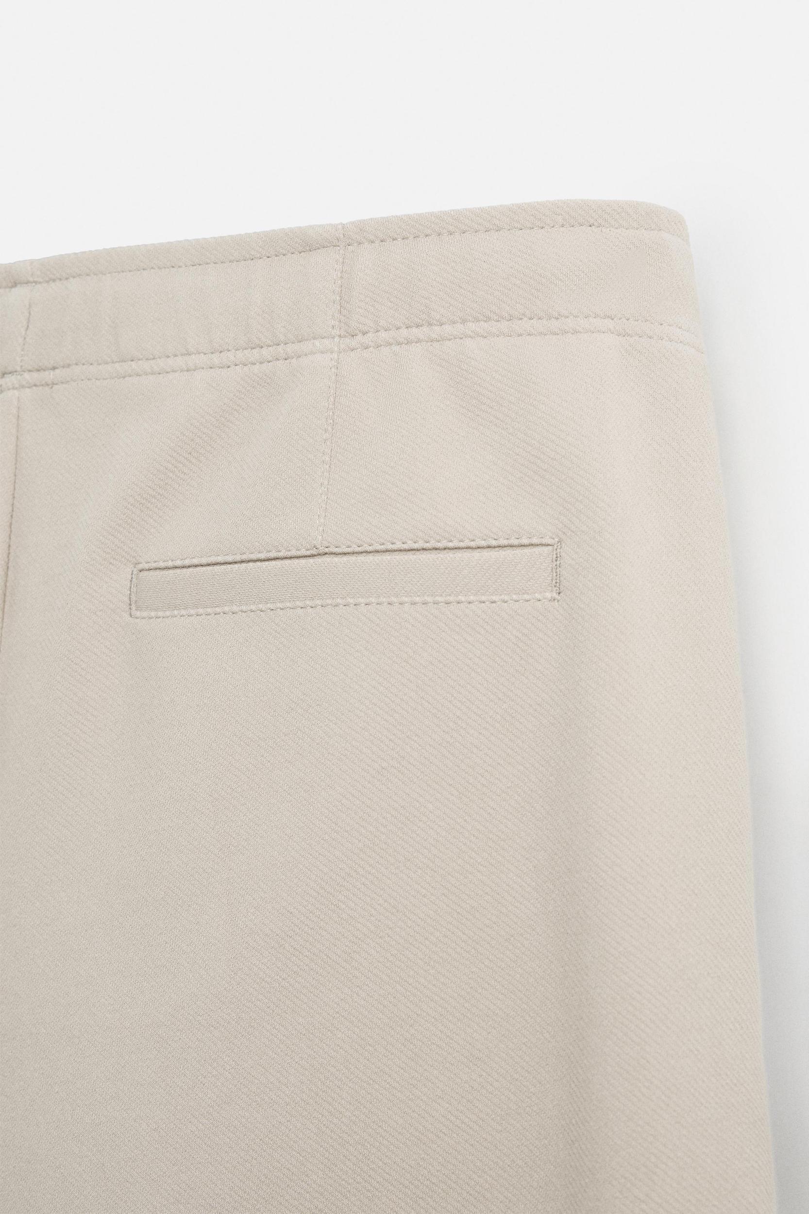 TEXTURED COMFORT SHORTS Product Image