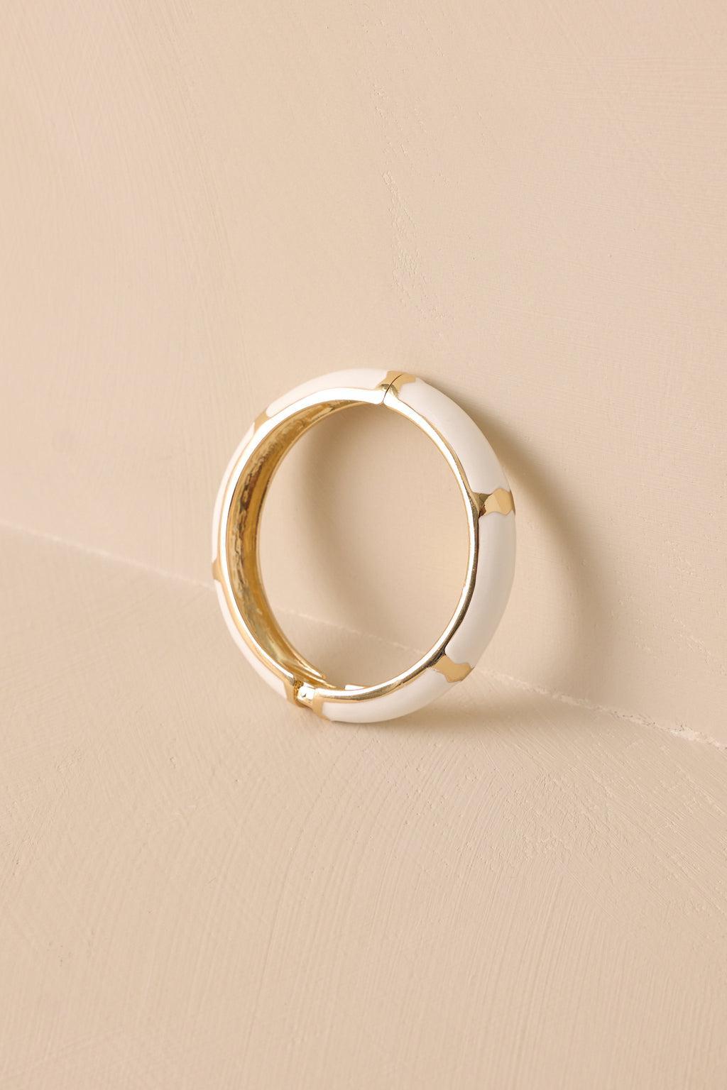 Modern Luxury White Hinged Bracelet Product Image