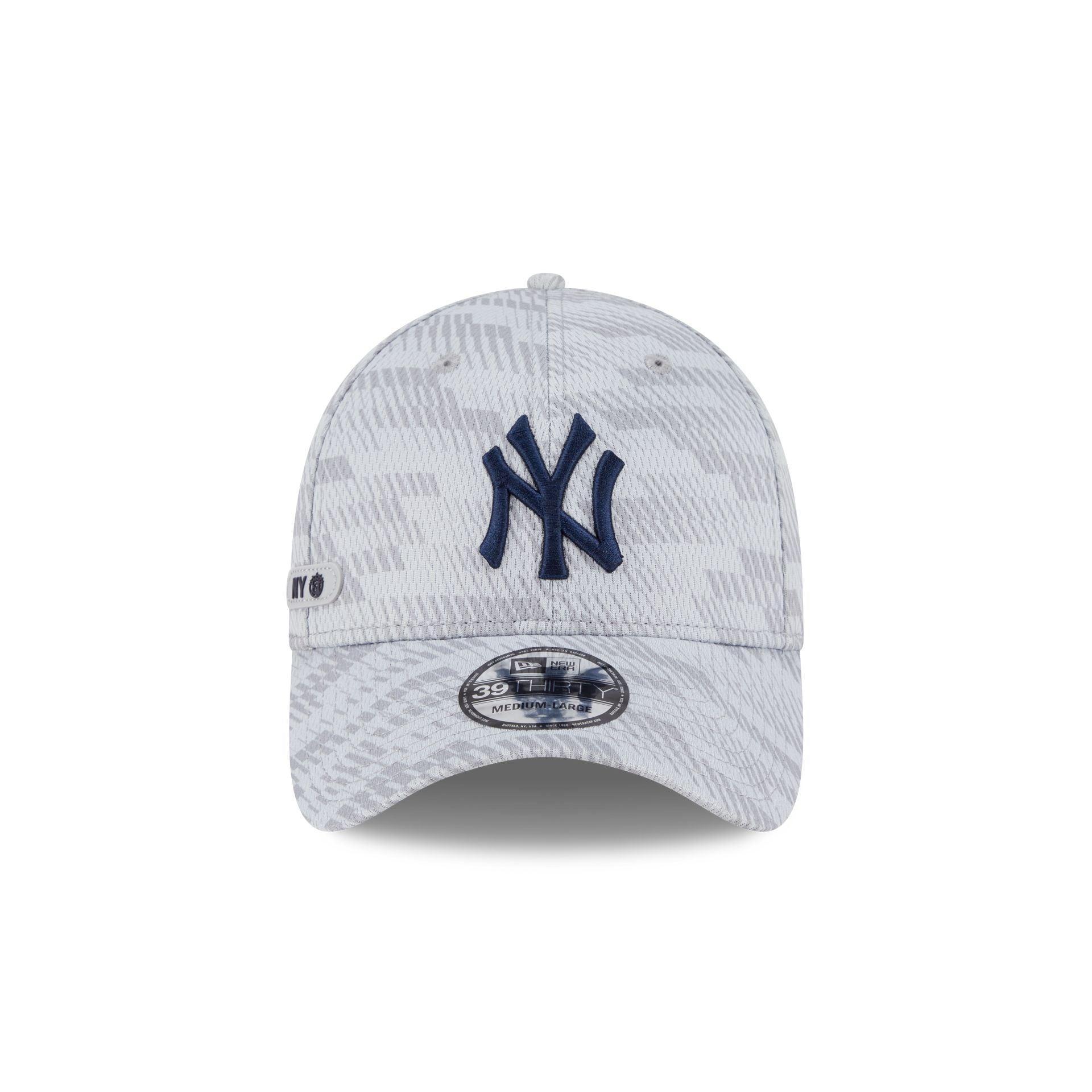 New York Yankees 2025 Clubhouse Gray 39THIRTY Stretch Fit Male Product Image