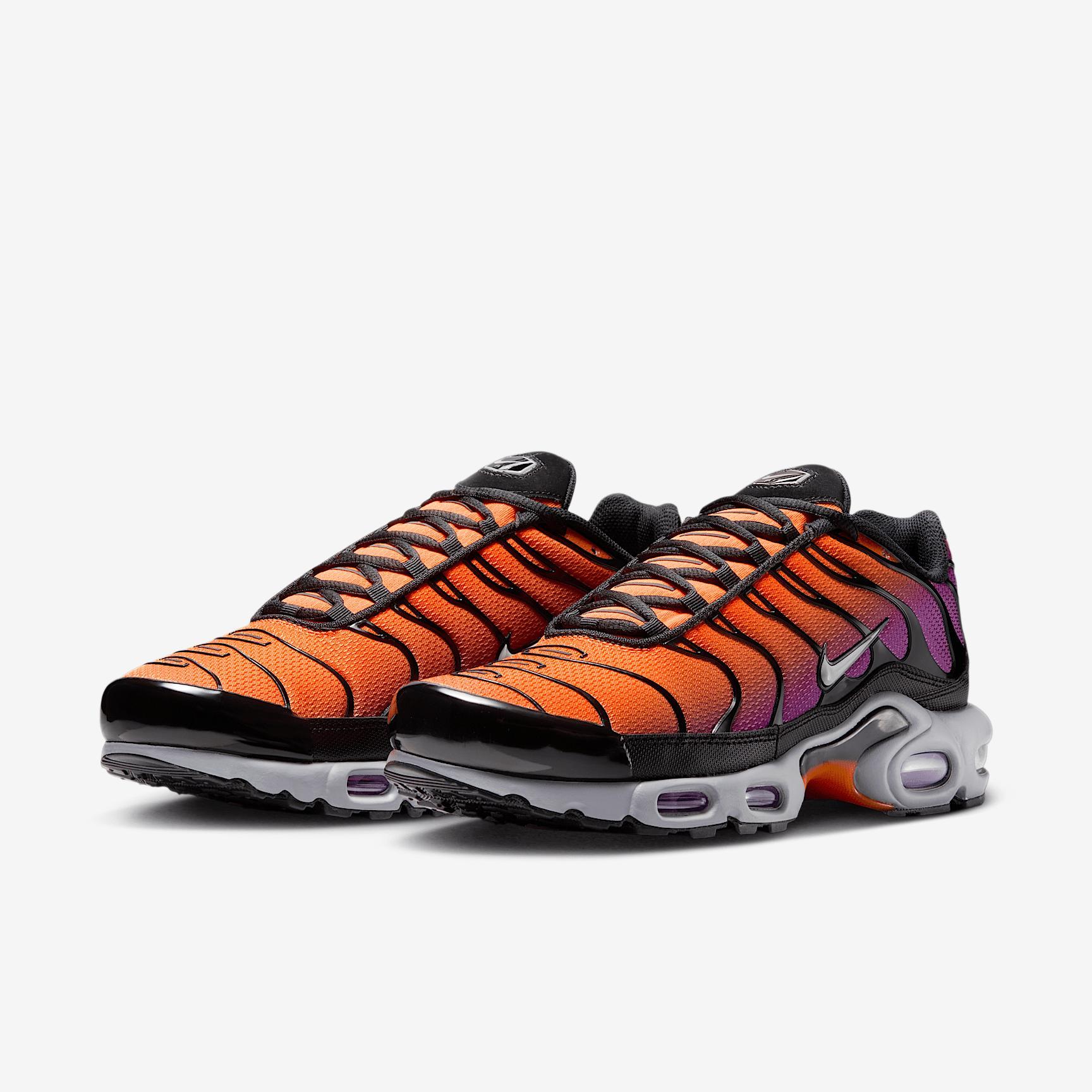Nike Men's Air Max Plus Shoes Product Image