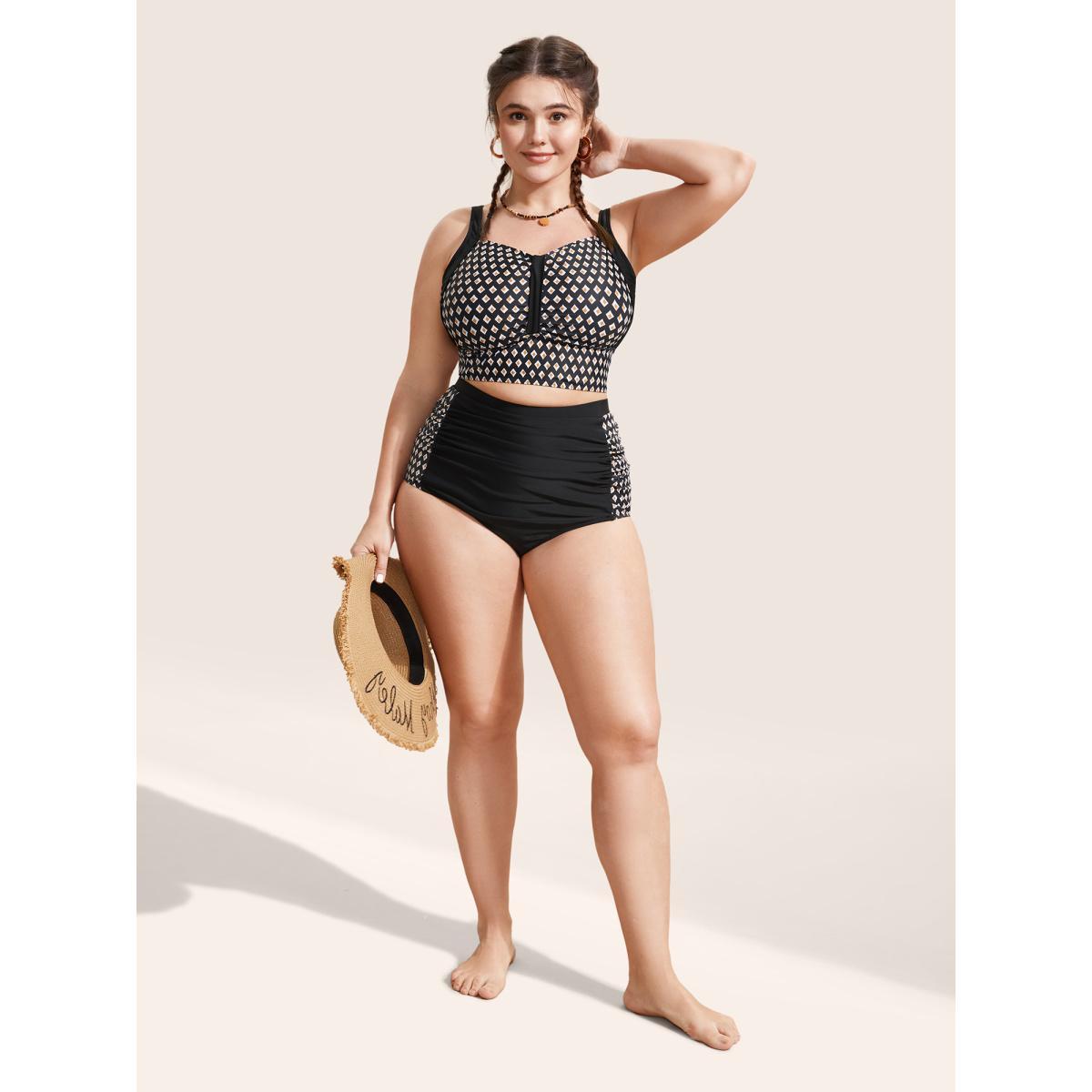 Plus Size Geometric Heart Neckline Ruched Swim Top Women's Swimwear Black Beach Gathered High stretch Skinny Heart neckline Curve Swim Tops BloomChic 10/M Product Image