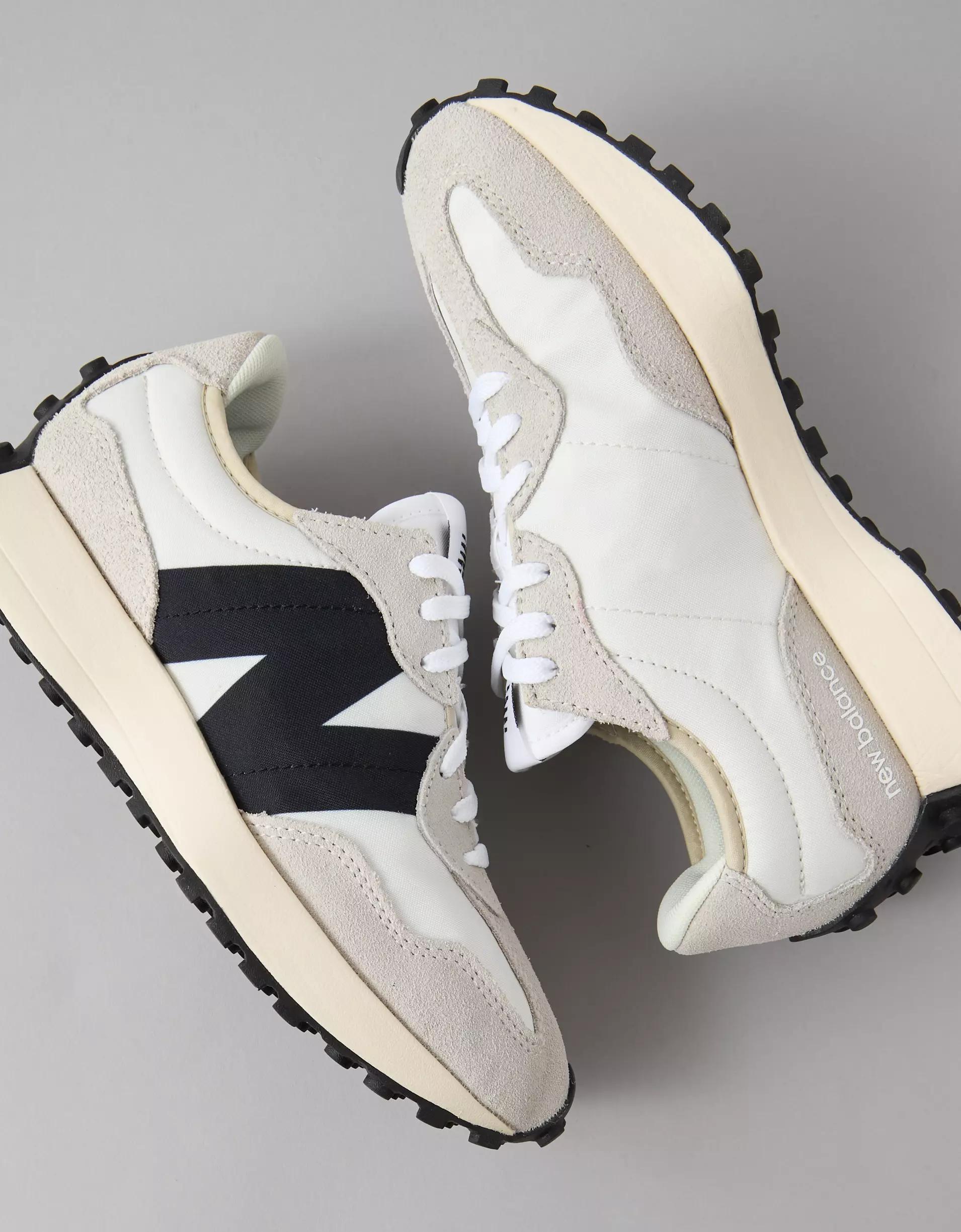 New Balance 327 Sneaker Product Image