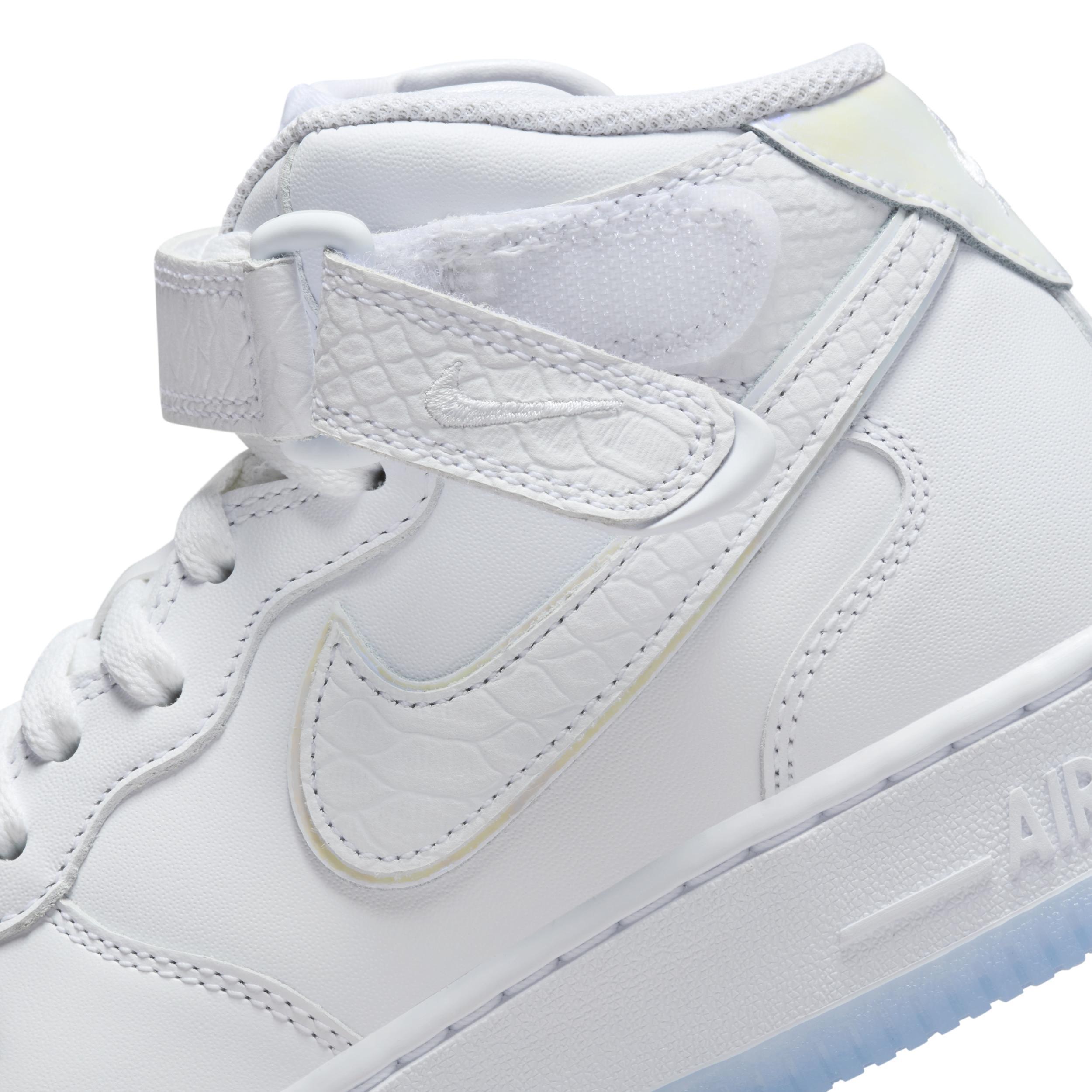 Nike Womens Air Force 1 Mid Shoes Product Image