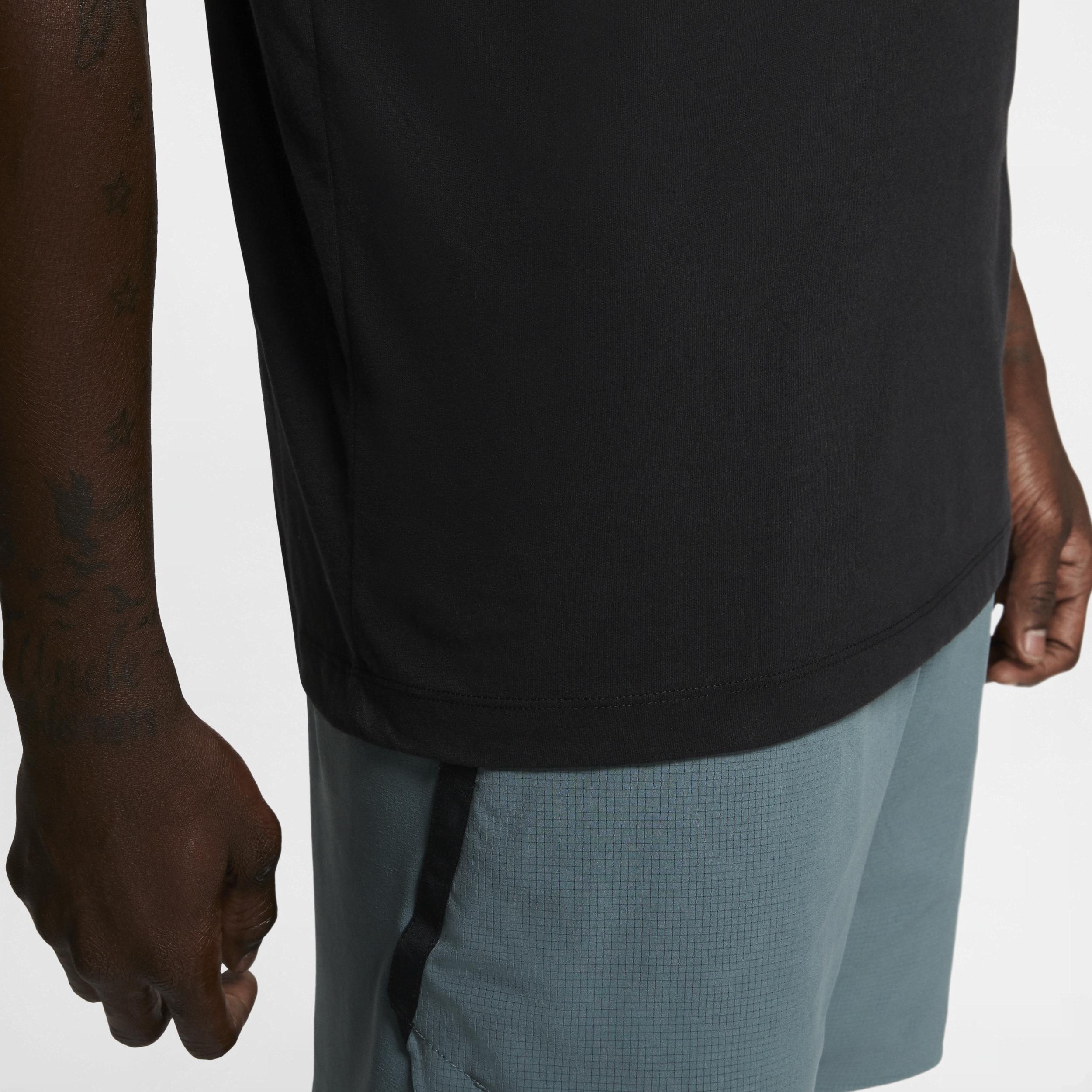 Nike Men's Dri-FIT Fitness T-Shirt Product Image