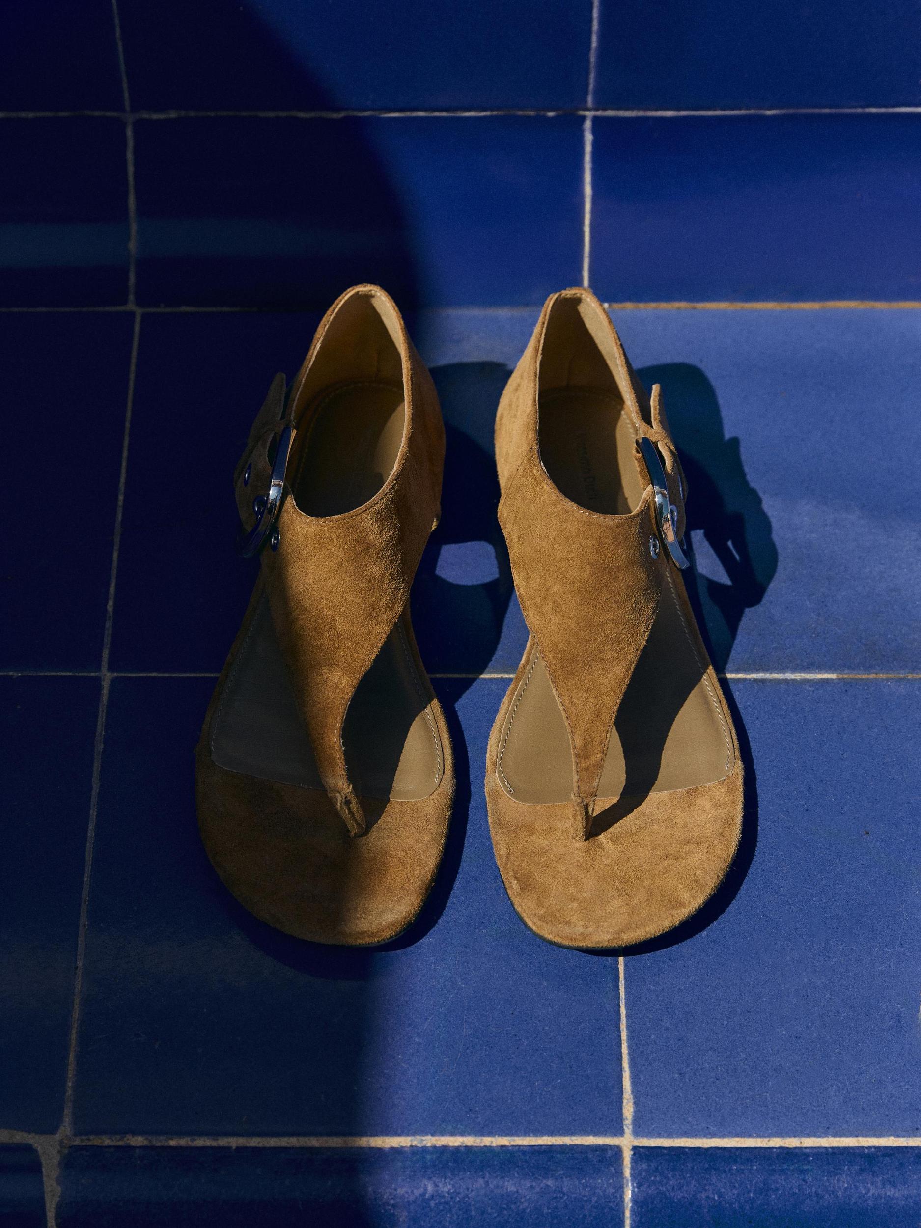 Split suede flat sandals Product Image