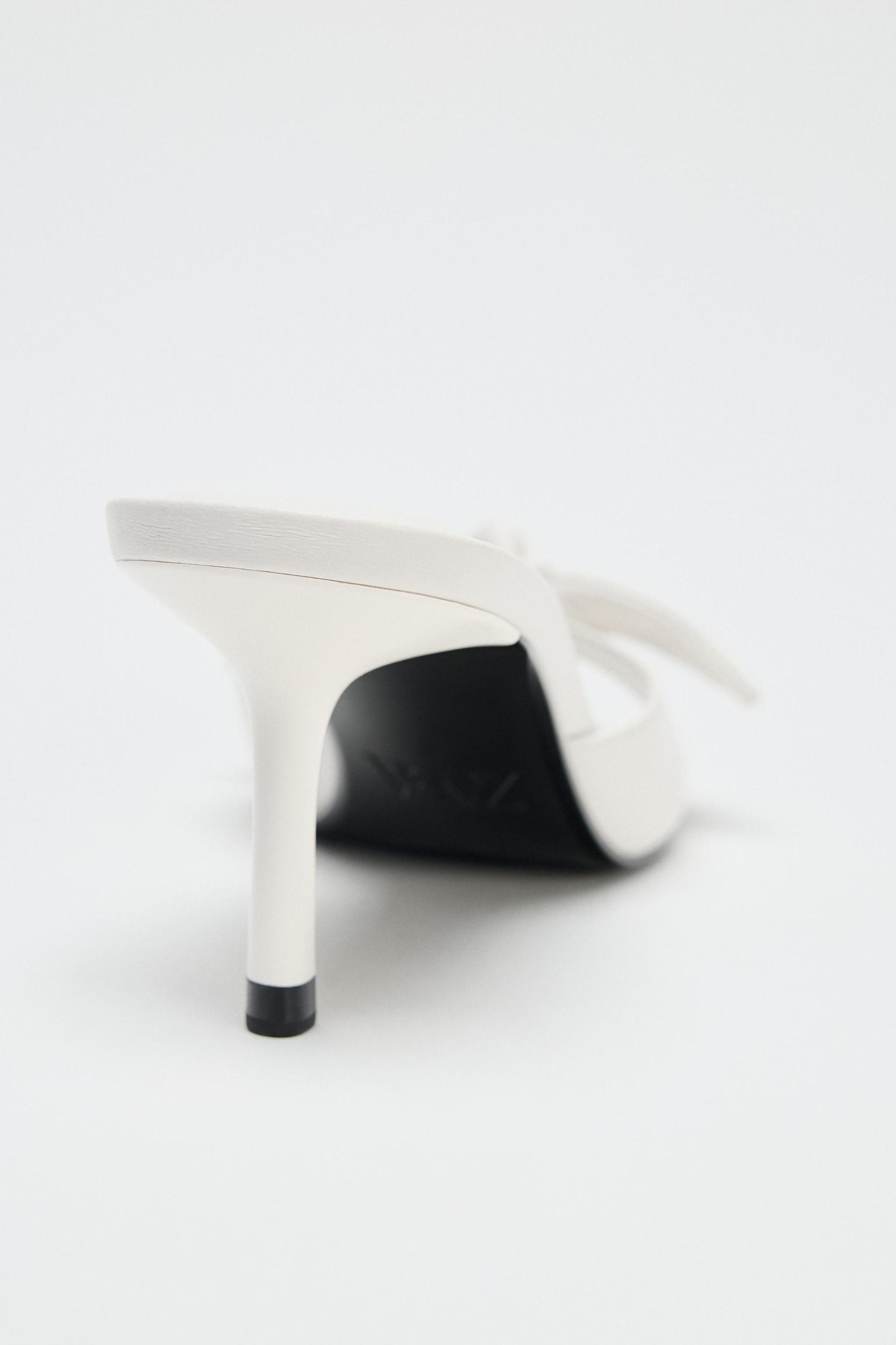 LEATHER BOW HEELED SANDALS Product Image