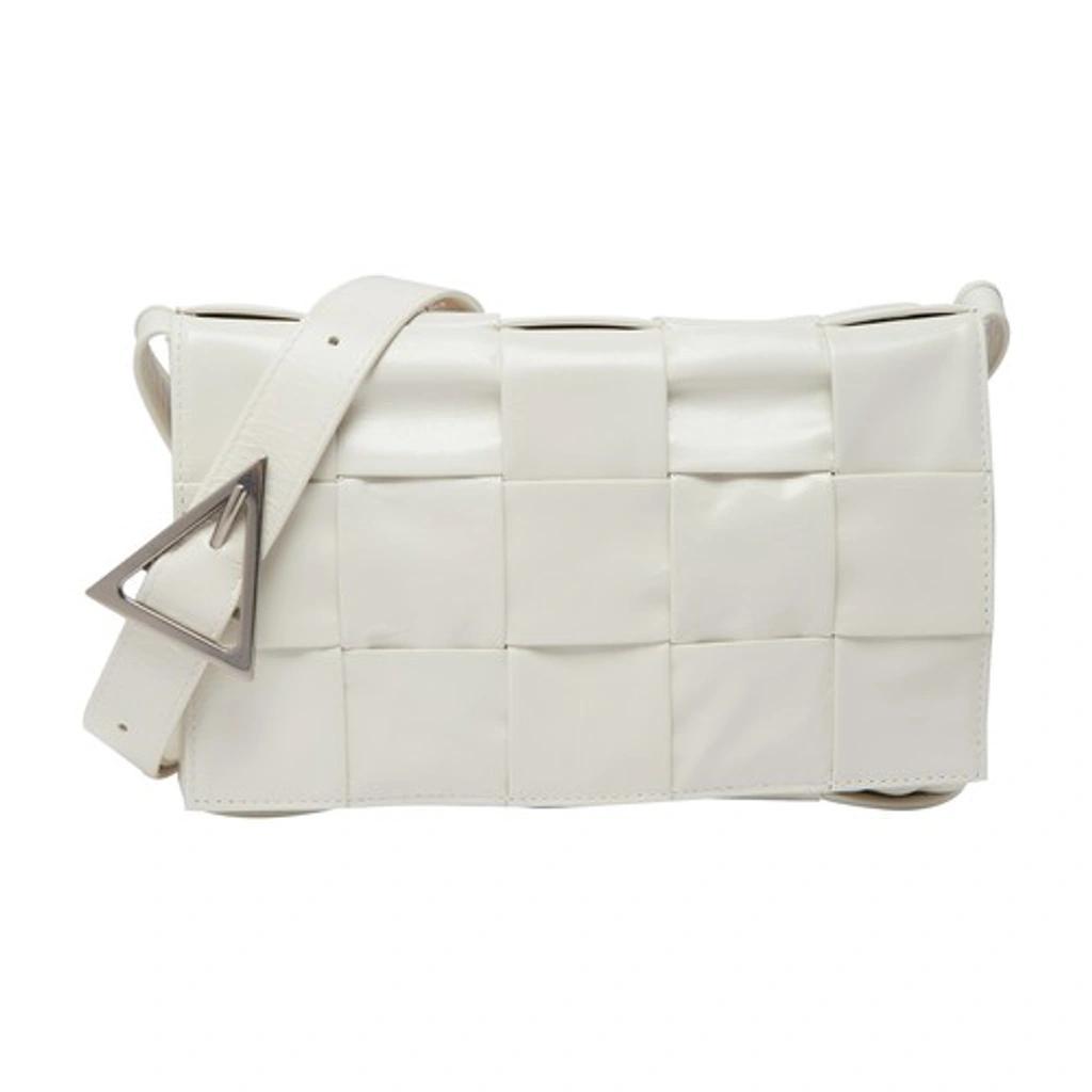 BOTTEGA VENETA Cassette Bag In White_silver Product Image