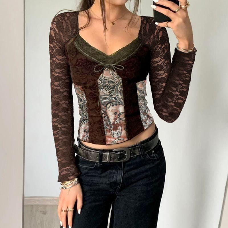 Long-Sleeve V-Neck Print Crop Top Product Image