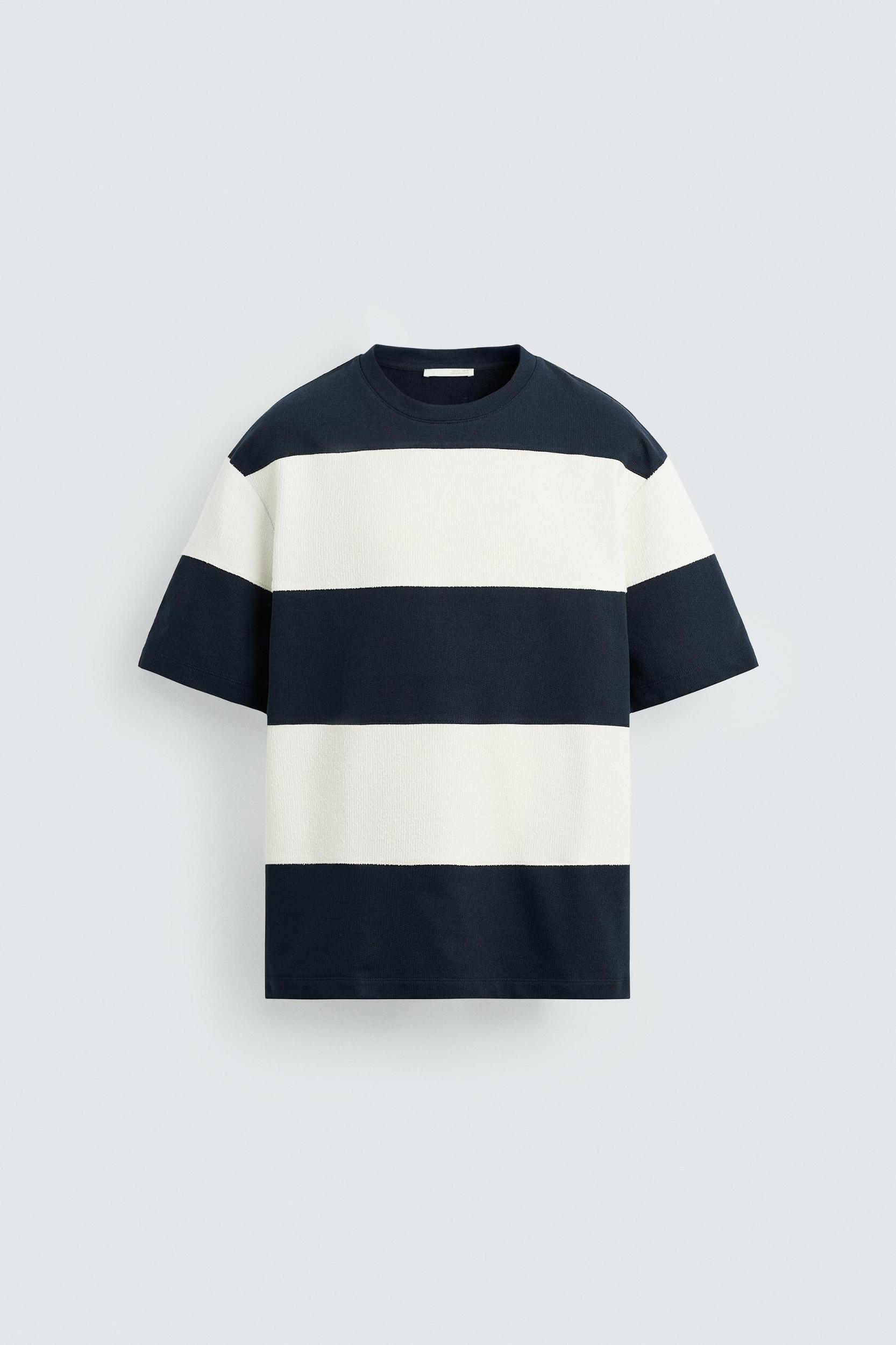 CONTRAST STRIPE SWEATSHIRT Product Image