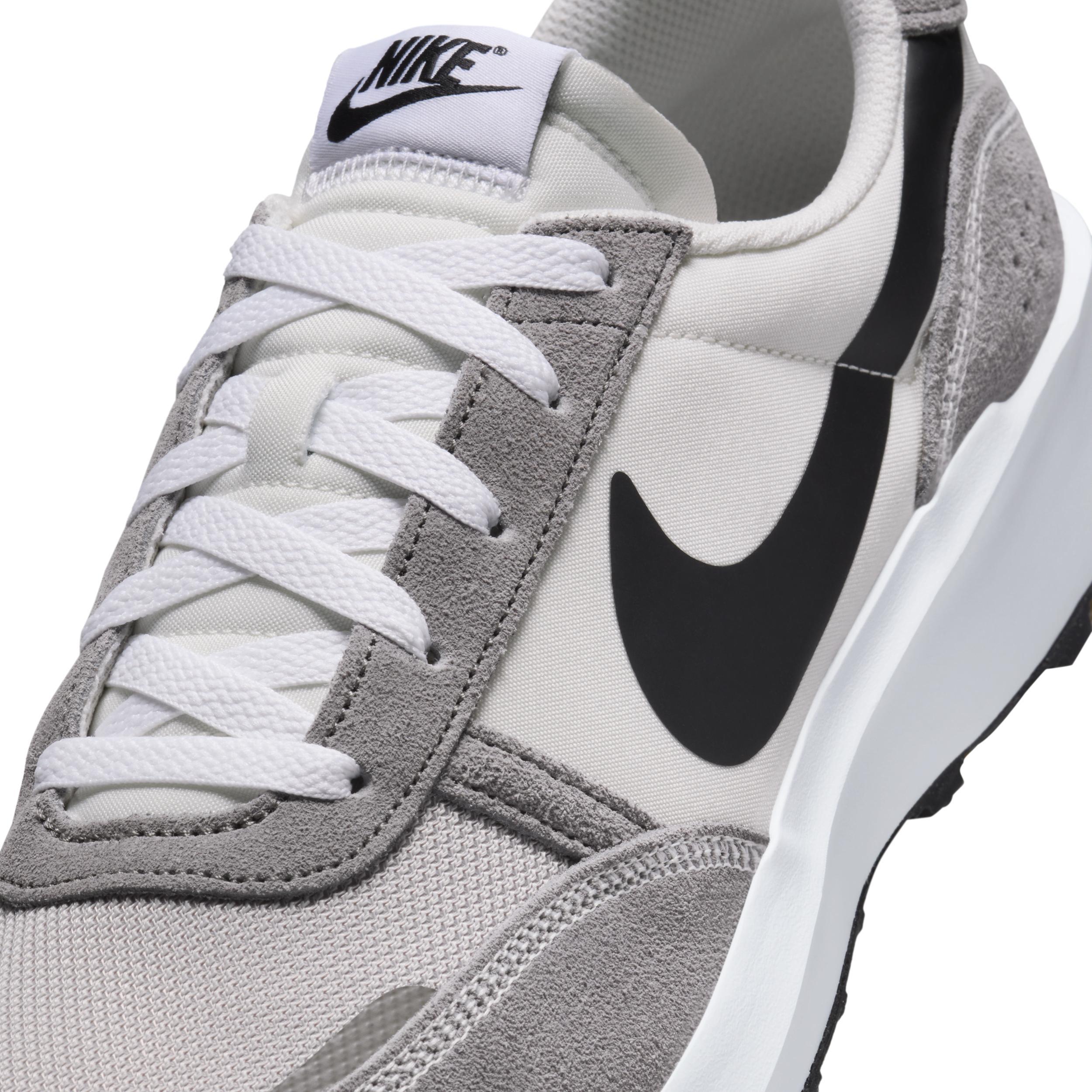 Nike Men's Waffle Nav Shoes Product Image