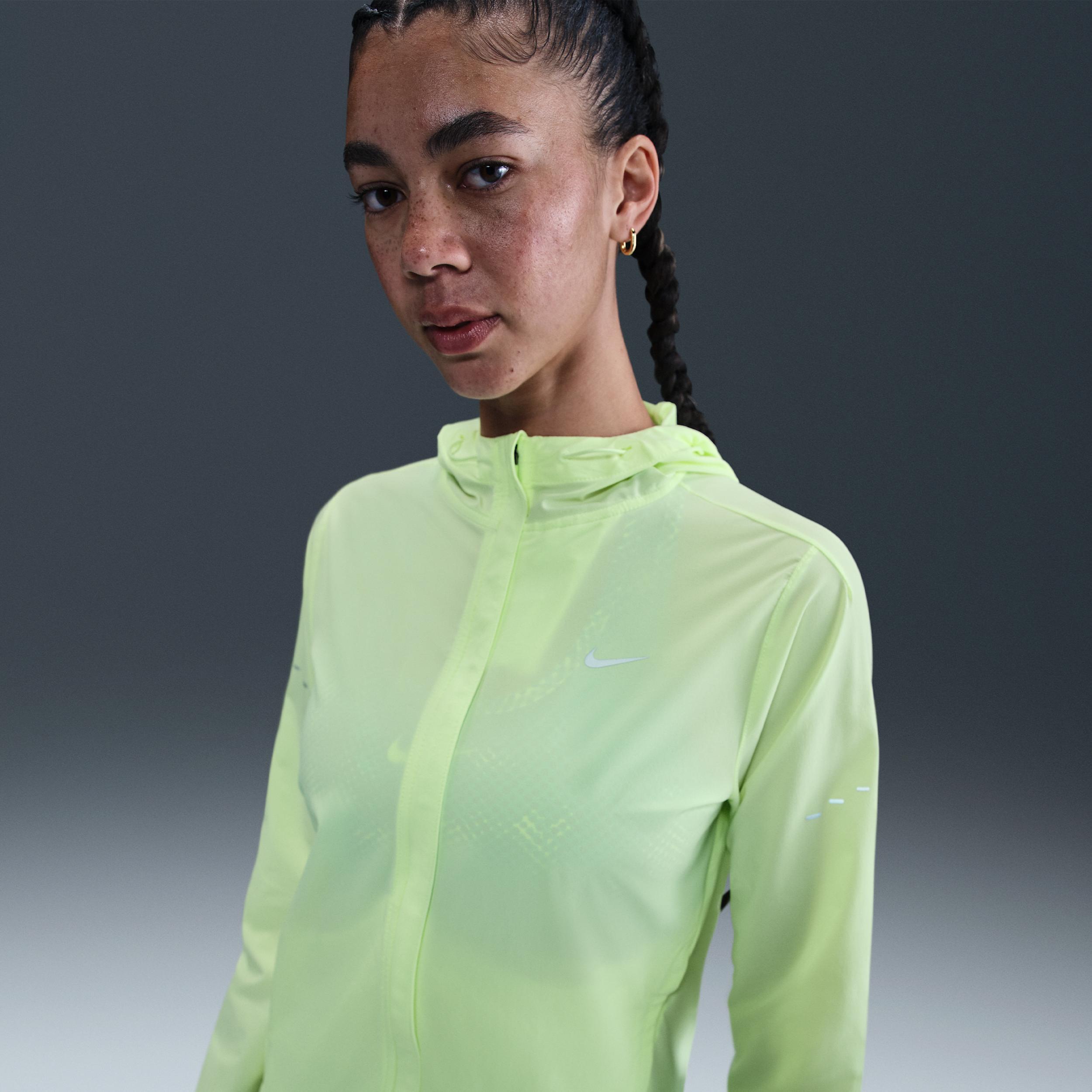 Nike Womens Swift Repel Packable Running Jacket | HQ0650-010 Product Image