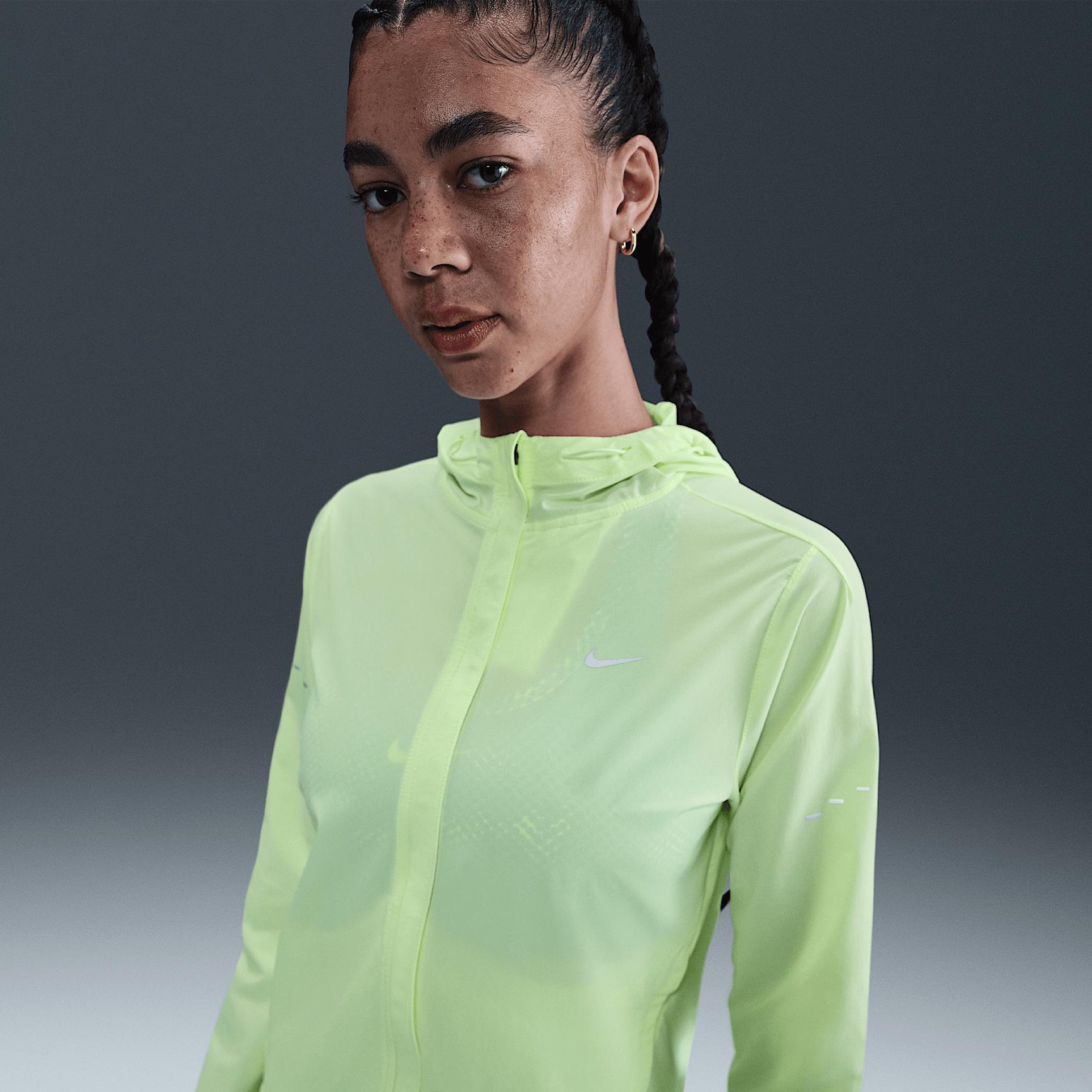 Nike Womens Swift Repel Packable Running Jacket | HQ0650-010 Product Image