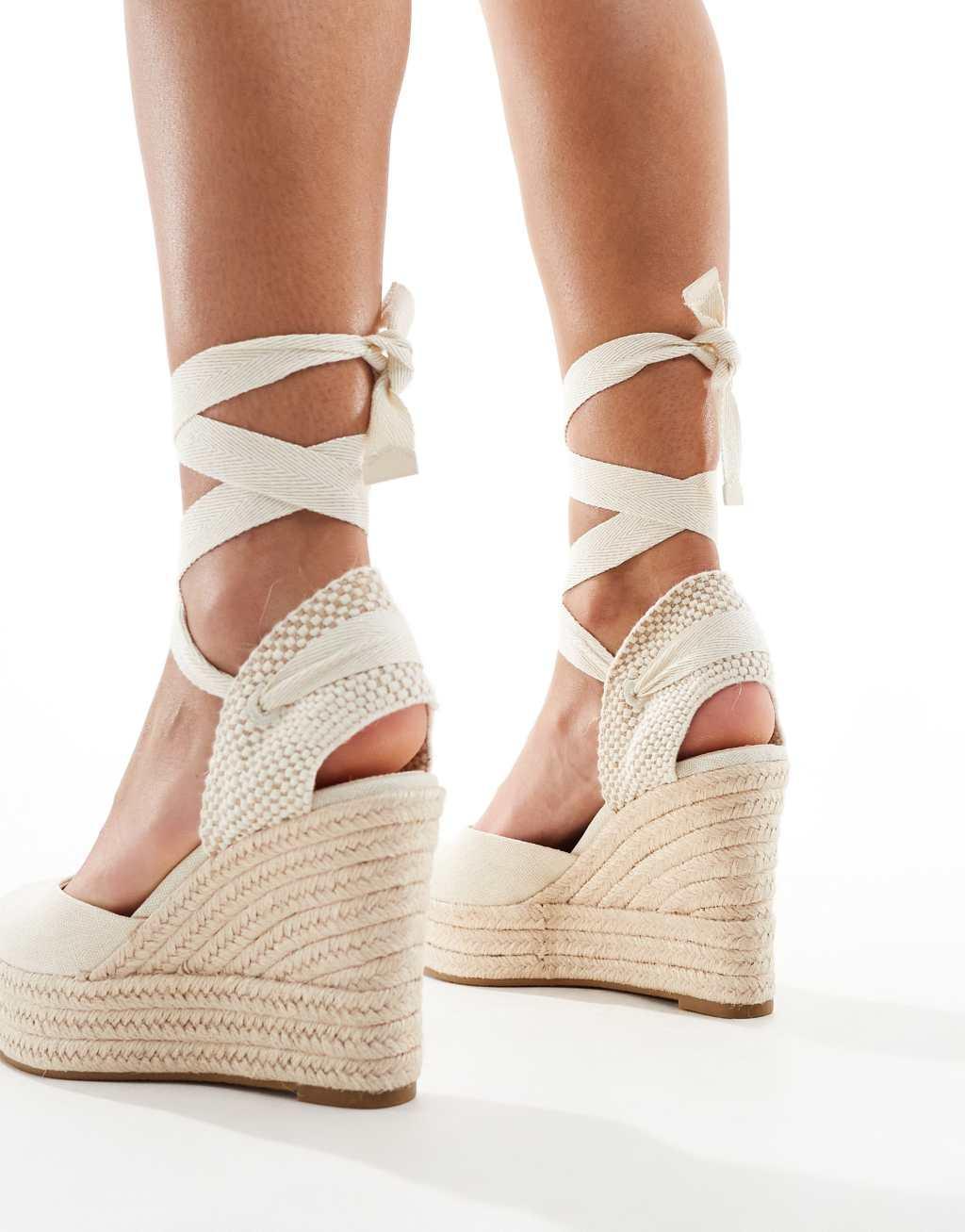 Stradivarius wedge espadrilles in ecru  Product Image