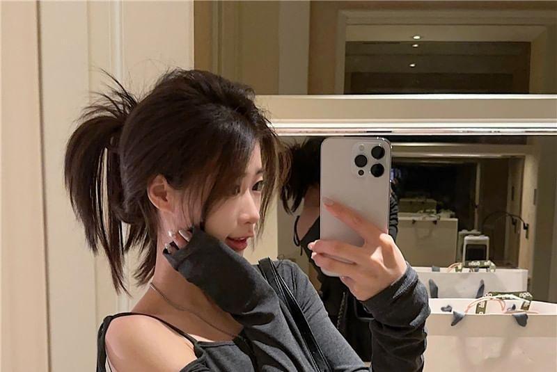 Cold-Shoulder Long-Sleeve Asymmetrical Plain T-Shirt Product Image