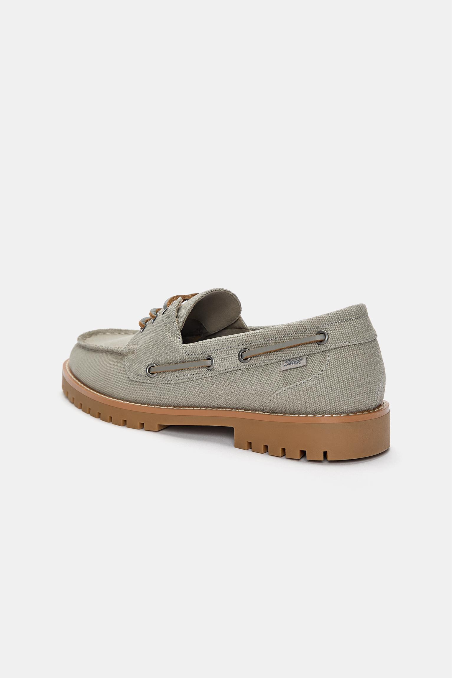 Canvas deck shoes Product Image