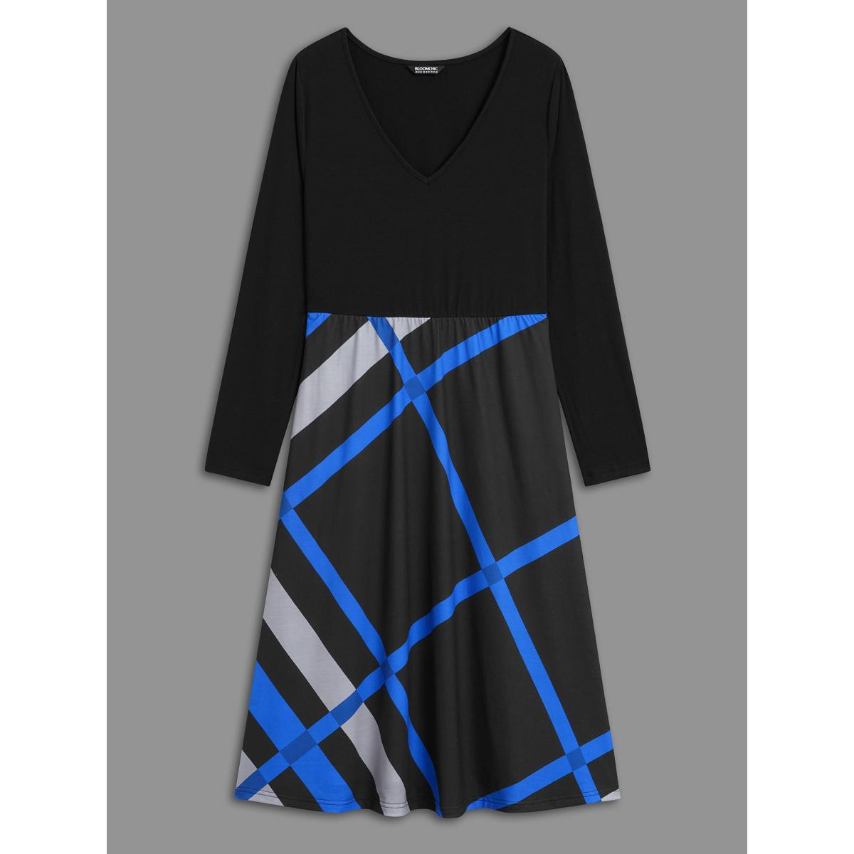 Plus Size Crew Neck Colorblock Contrast Striped Pocket Dress Black Women Casual Patchwork Knit Dresses Bloomchic 28/5X Product Image