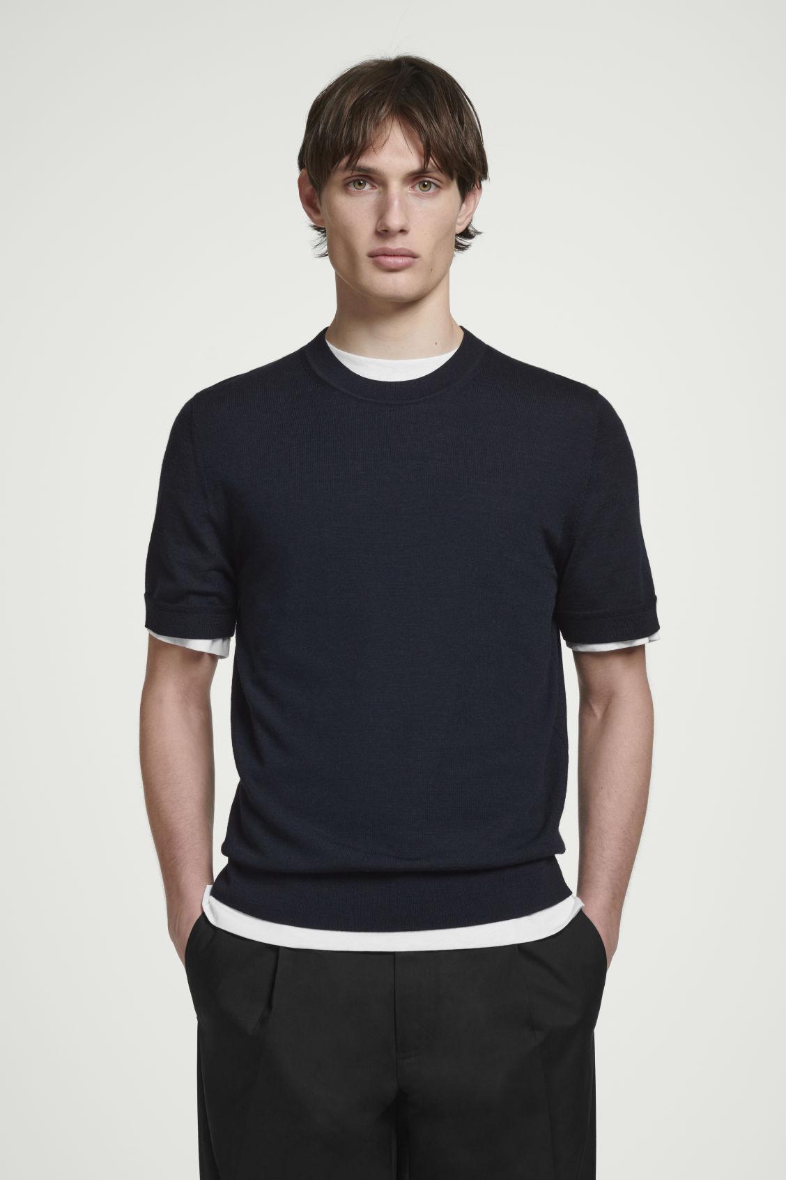 SLIM-FIT MERINO WOOL T-SHIRT Product Image