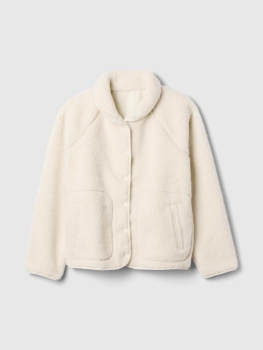 GapFit Oversized Sherpa Raglan Jacket Product Image