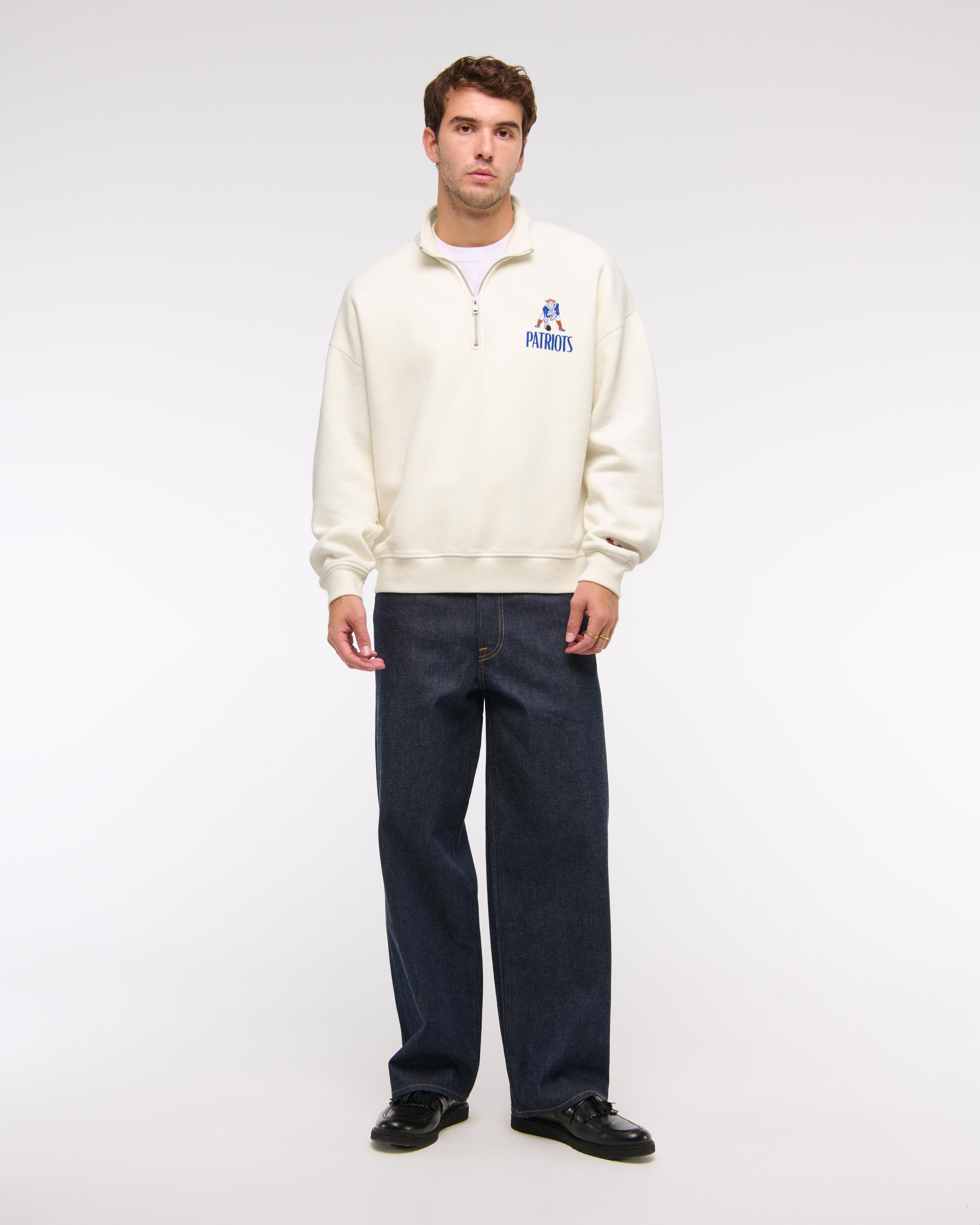 Chicago Bears Half-Zip Sweatshirt Product Image