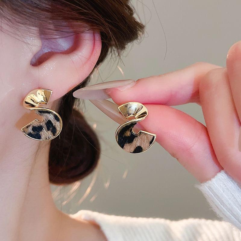 Leopard Print Geometry Drop Earring Product Image