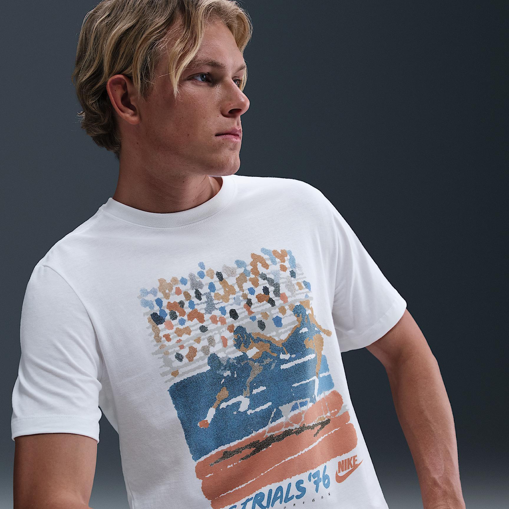 Nike Sportswear Men's T-Shirt Product Image