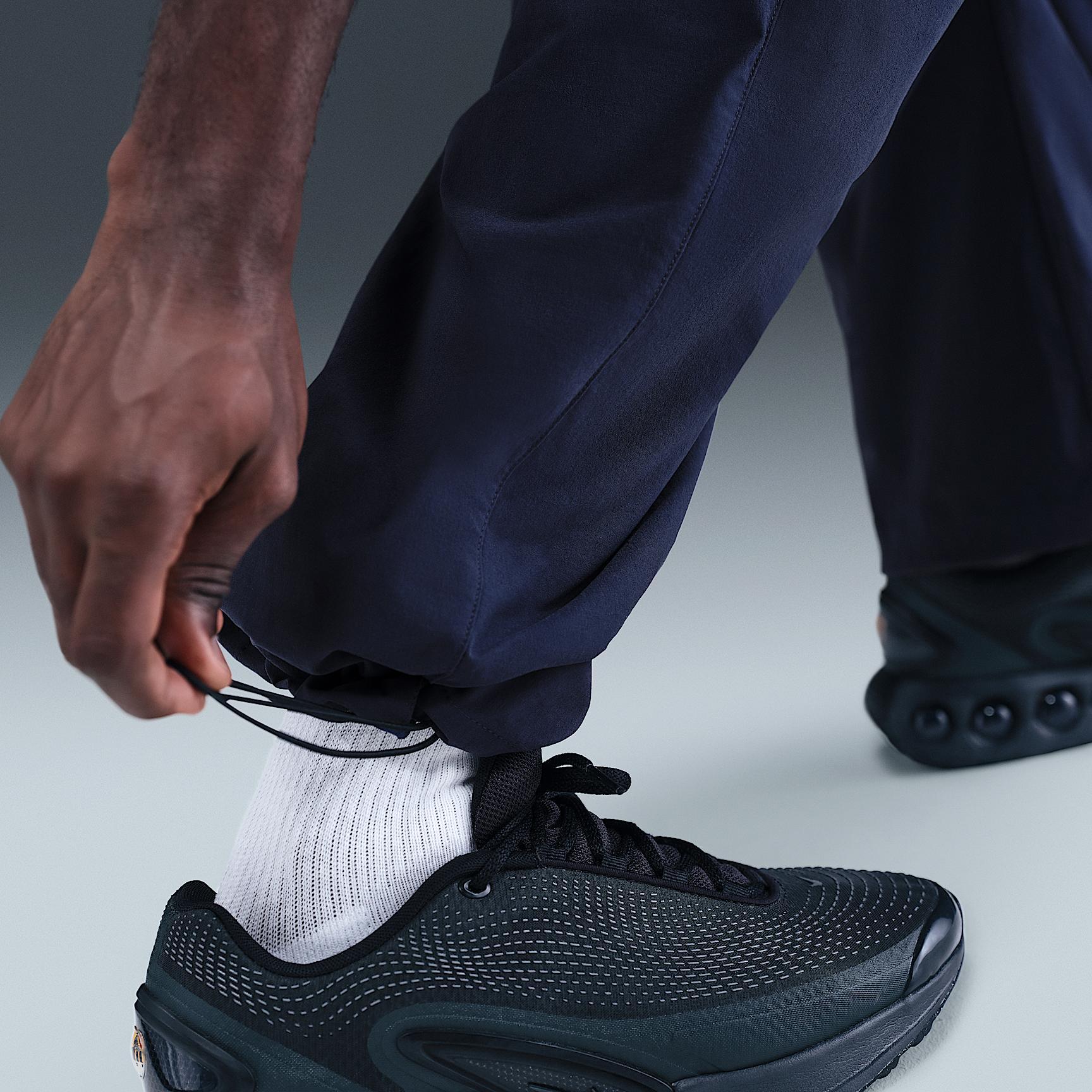 Nike Mens Tech Woven Oversized Pants | HM7158-451 Product Image