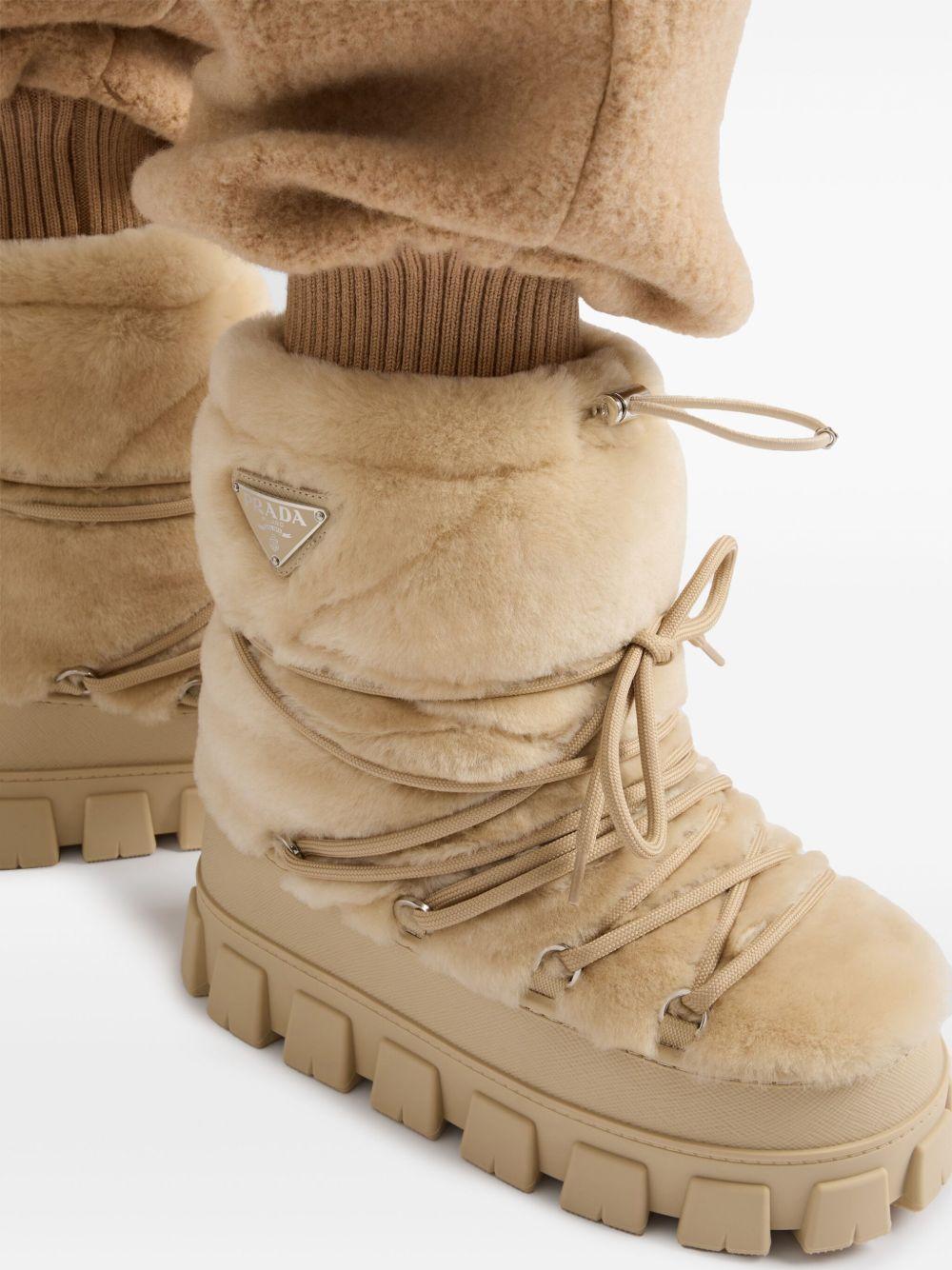 Après ski shearling boots Product Image