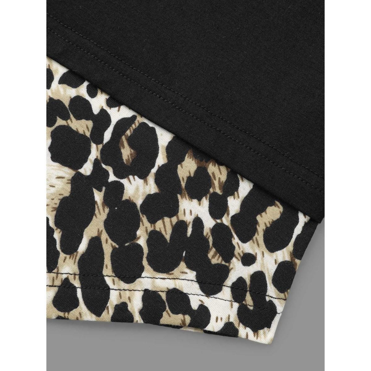 Plus Size Contrast Patchwork Leopard Stretchy T-shirt Black Women Casual Contrast Notched collar Everyday T-shirts BloomChic 28/5X Product Image