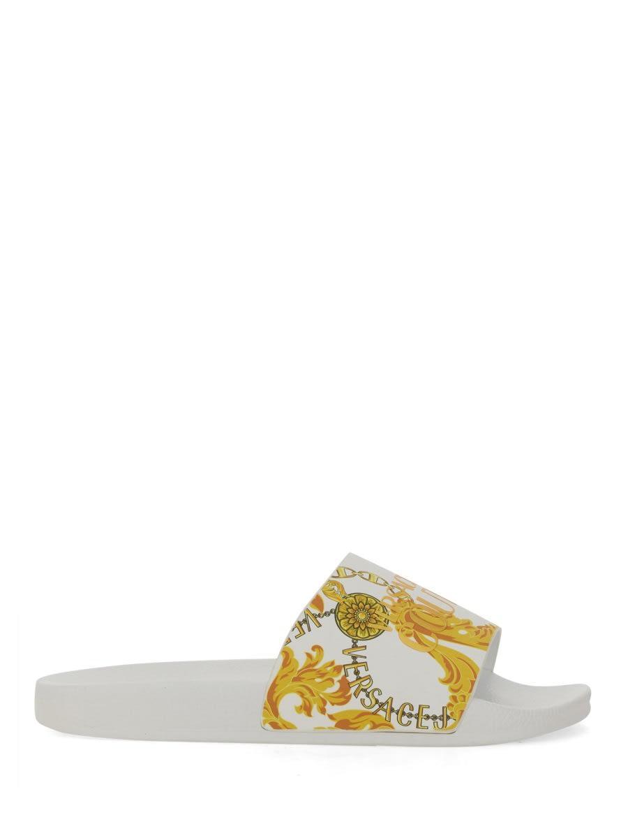 VERSACE JEANS COUTURE White Shelly Chain Couture Slides In White Fabric Product Image