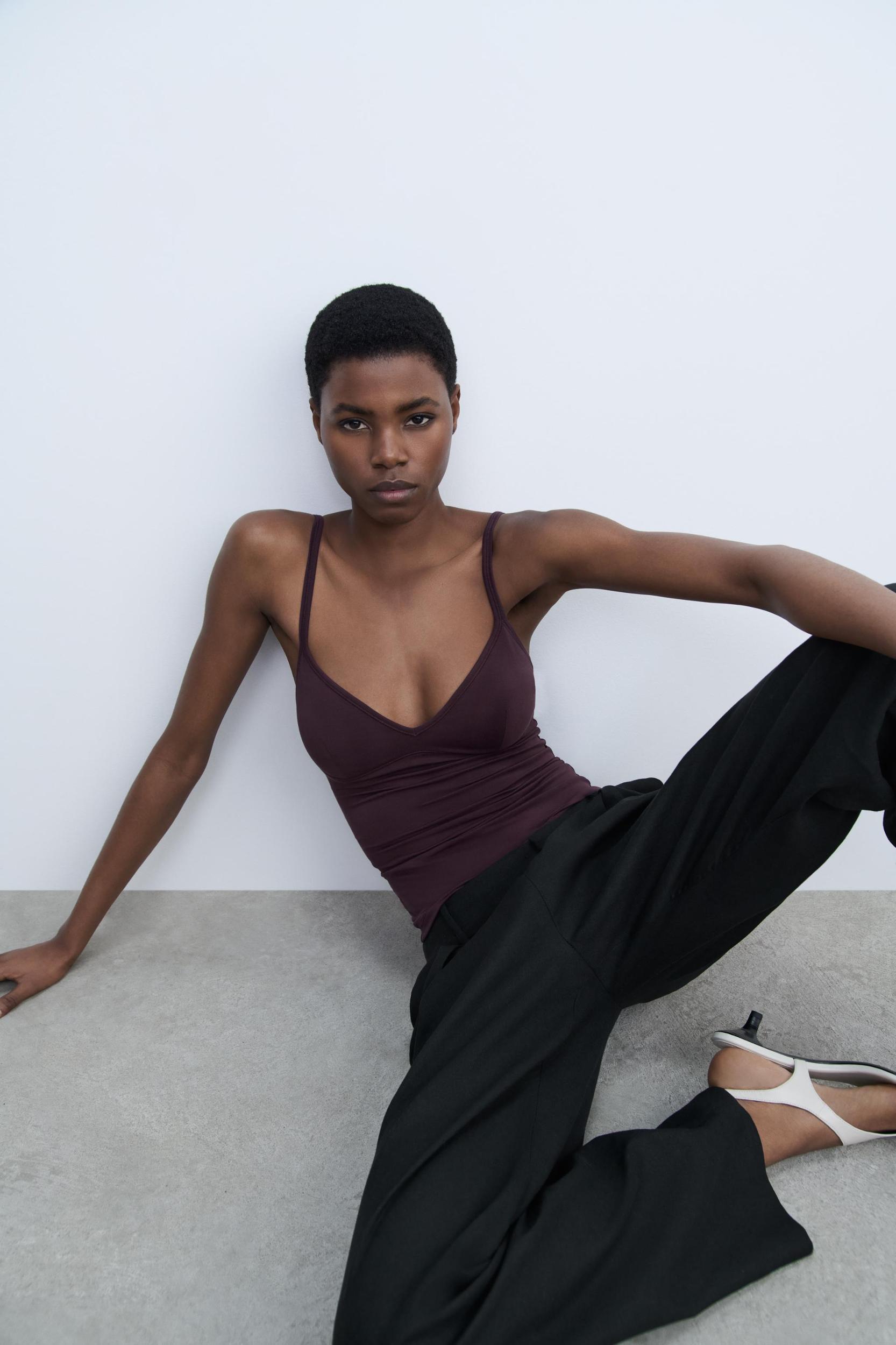 TANK TOP Product Image