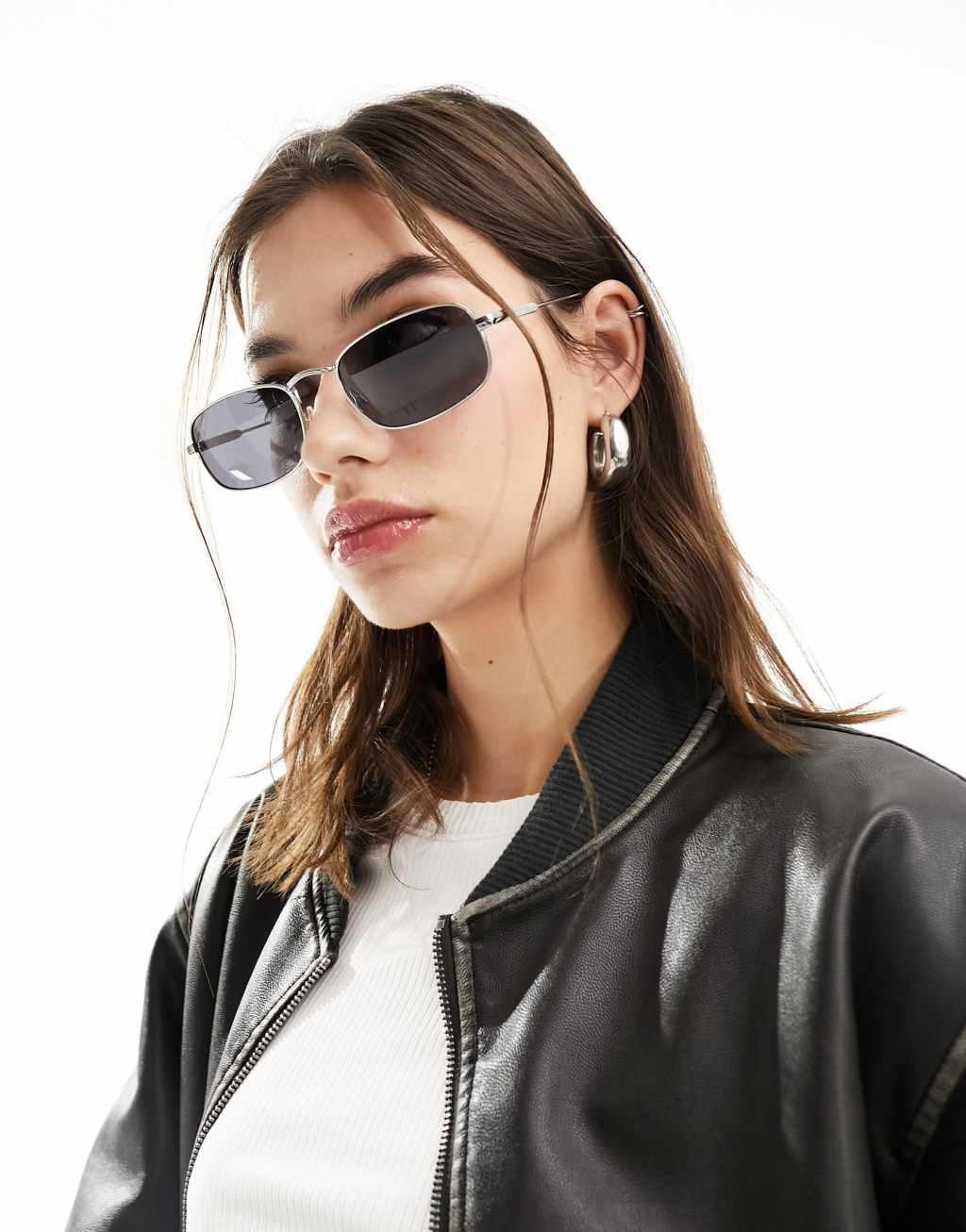 Jeepers Peepers rectangle metal sunglasses in silver Product Image