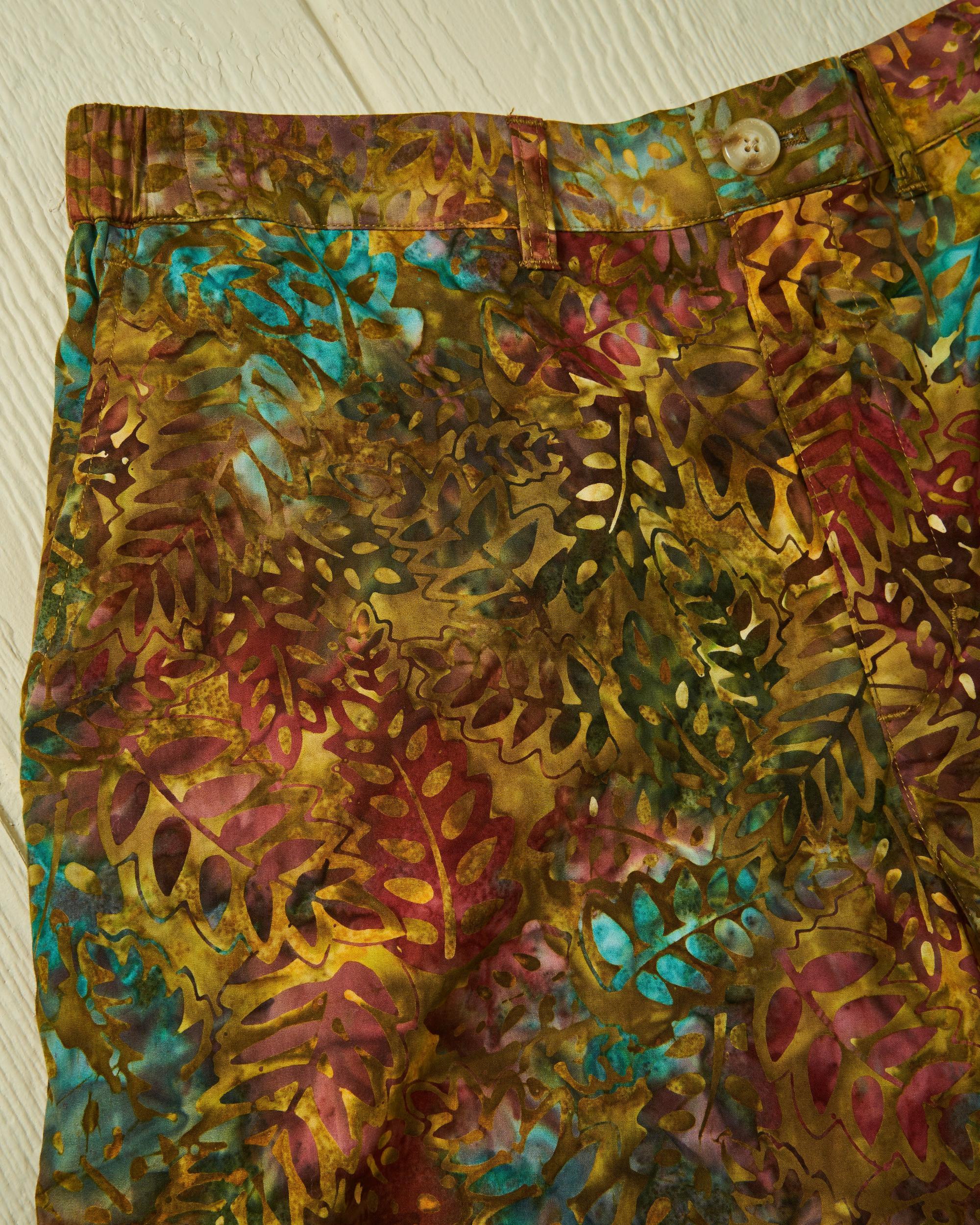 Batik Short in Leaf Product Image