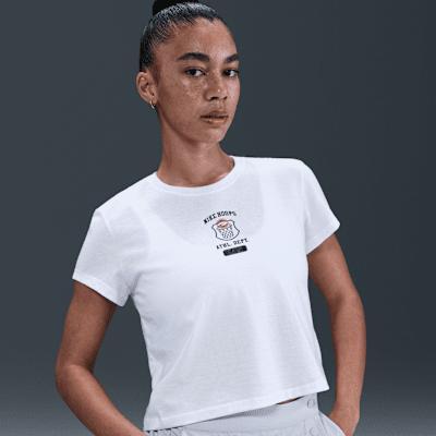 Nike Club Women's Cropped T-Shirt Product Image