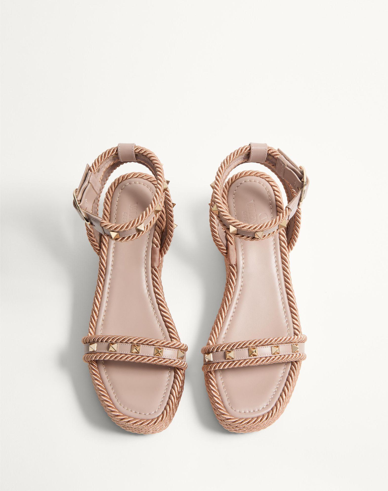 Rockstud Flatform Sandal In Calfskin 45Mm Product Image