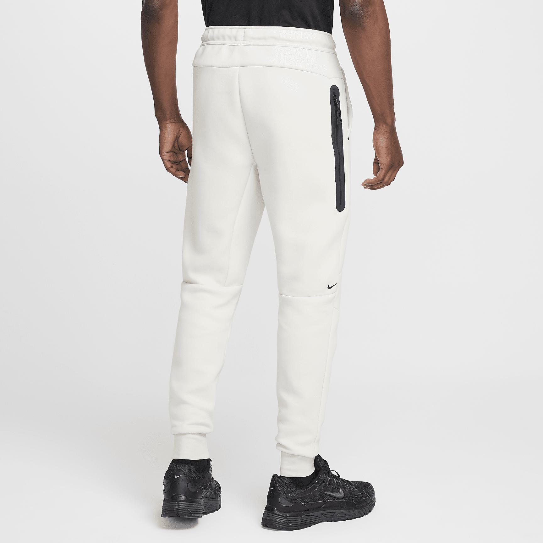 Nike Men's Tech Fleece Jogger Pants Product Image